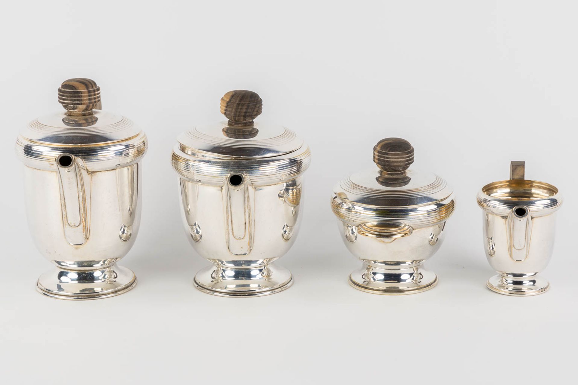 Two silver-plated coffee and tea services, Art Deco. (L:31 x W:49 cm) - Bild 16 aus 22