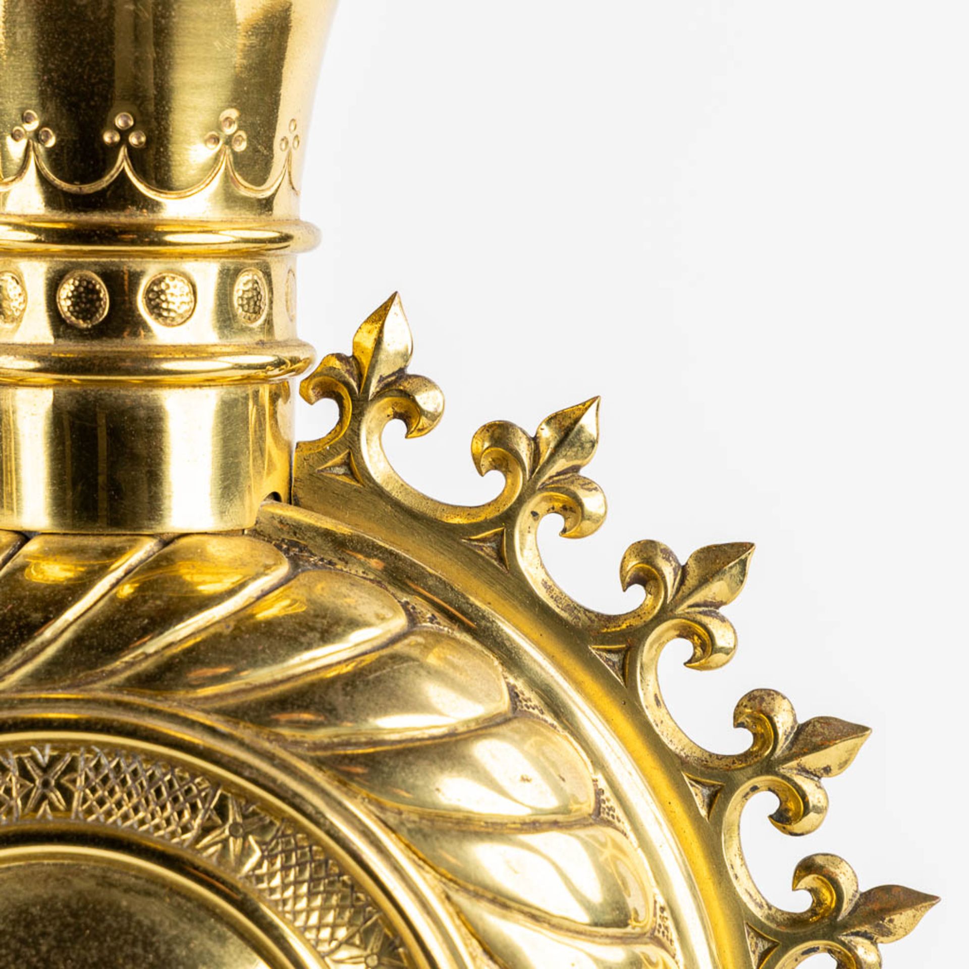 A pair of candelabra, brass, gothic Revival. (L:21 x W:27 x H:42 cm) - Bild 10 aus 11