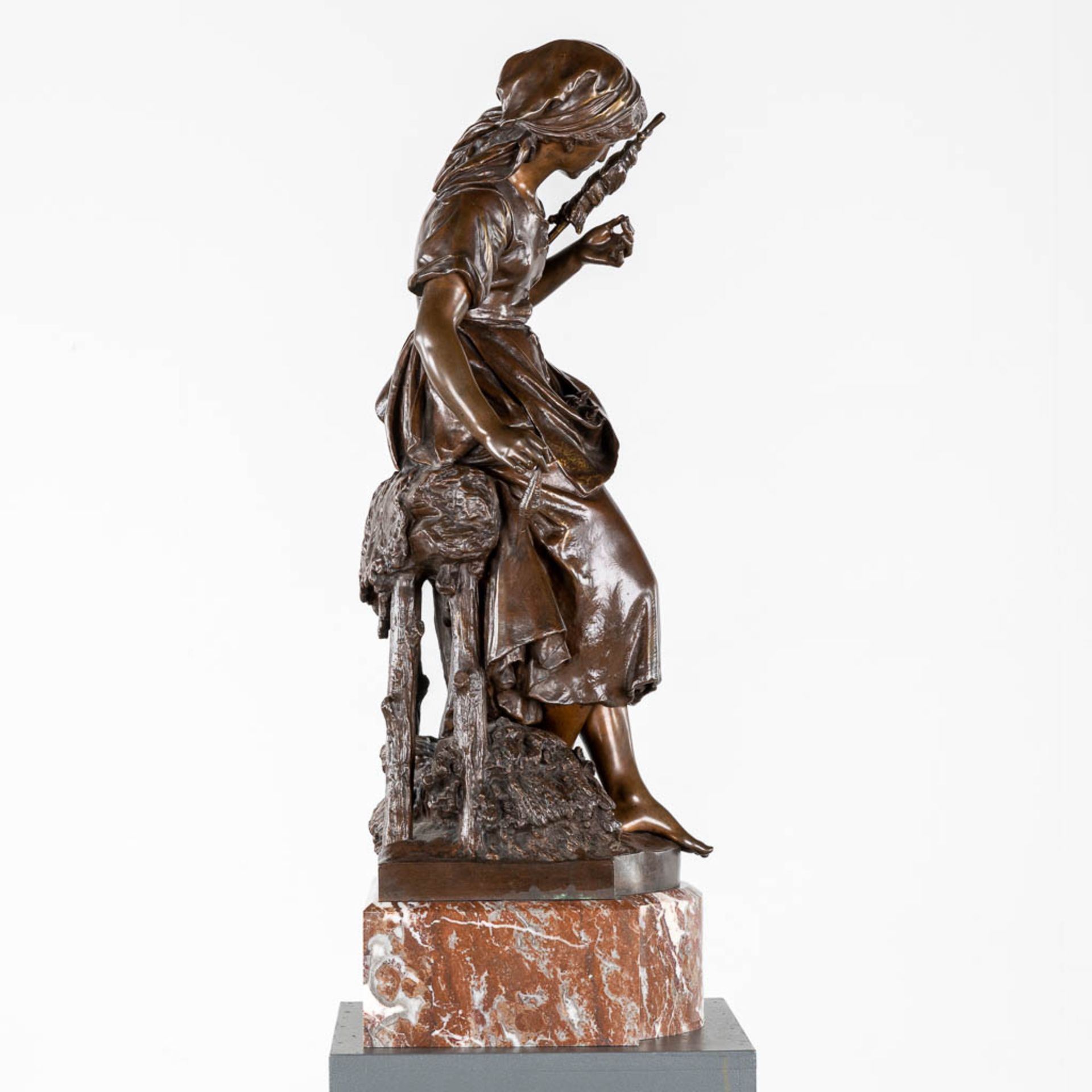 Mathurin MOREAU (1822-1912) 'The Spinner' patinated bronze. (L:26 x W:29 x H:73 cm) - Bild 6 aus 9