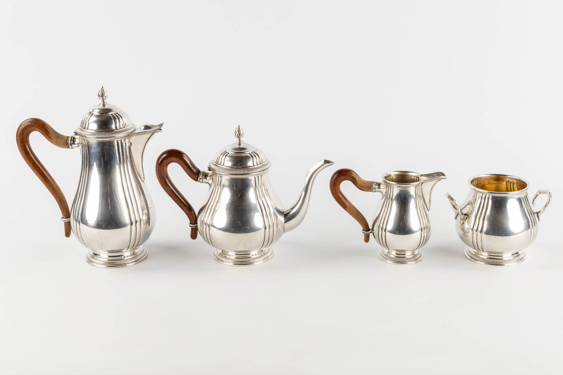 A 4-piece coffee and tea service, silver, 800/1000. 2,276kg. (L: 12,5 x W:21,5 x H:26 cm) - Bild 2 aus 11