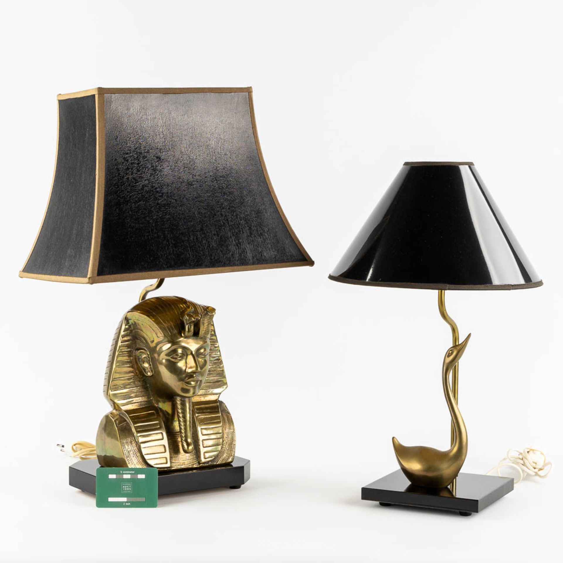 Deknudt, Two table lamps. Tutankhamun and a swan. Gilt metal. 20th C. (H:58 cm) - Image 2 of 10