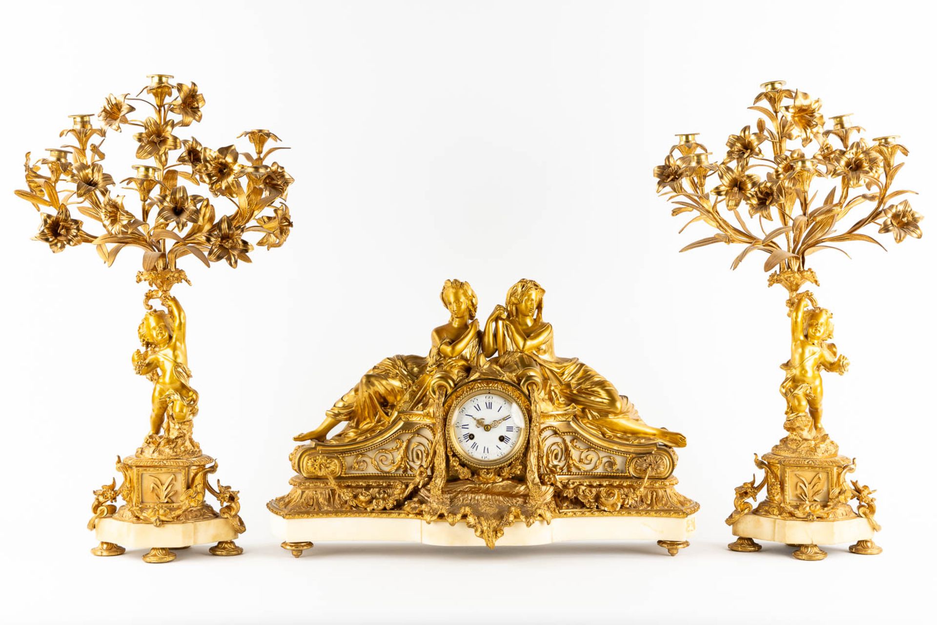 An impressive three-piece mantle garniture clock and candelabra, gilt bronze and marble. 19th C. (L: - Bild 3 aus 16