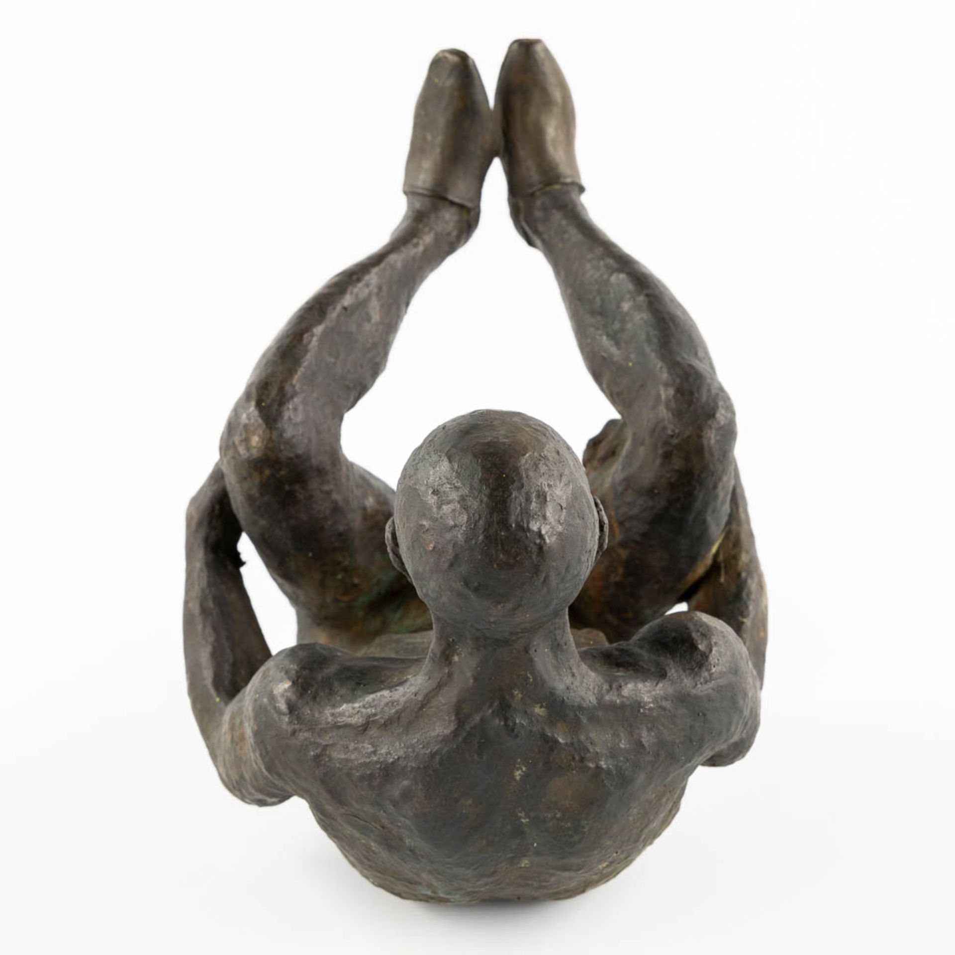 An Exposed Male figure' patinated bronze. (L:22 x W:30 x H:29 cm) - Bild 4 aus 9