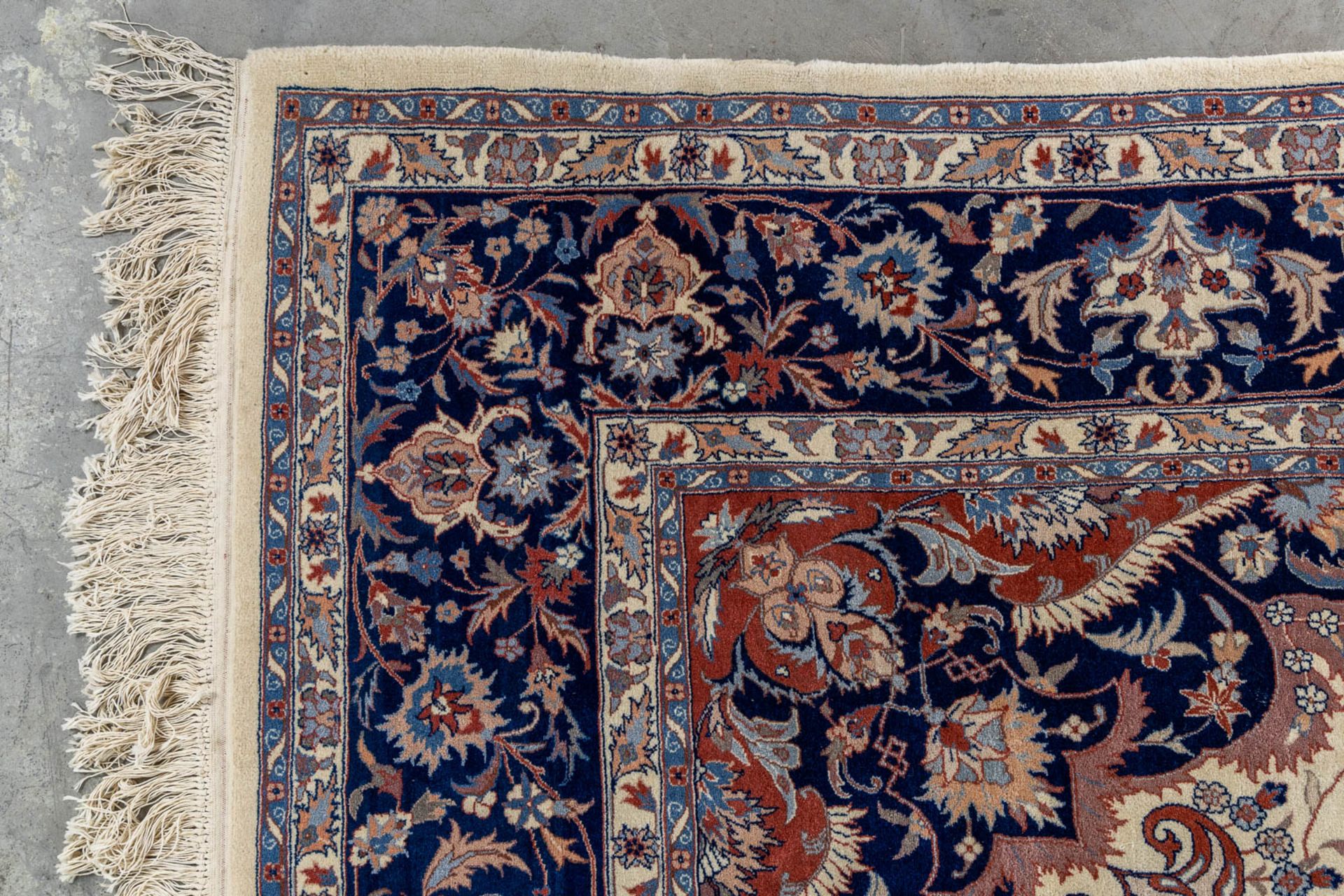 An Oriental hand-made carpet, Isfahan. (L:312 x W:250 cm) - Image 5 of 9