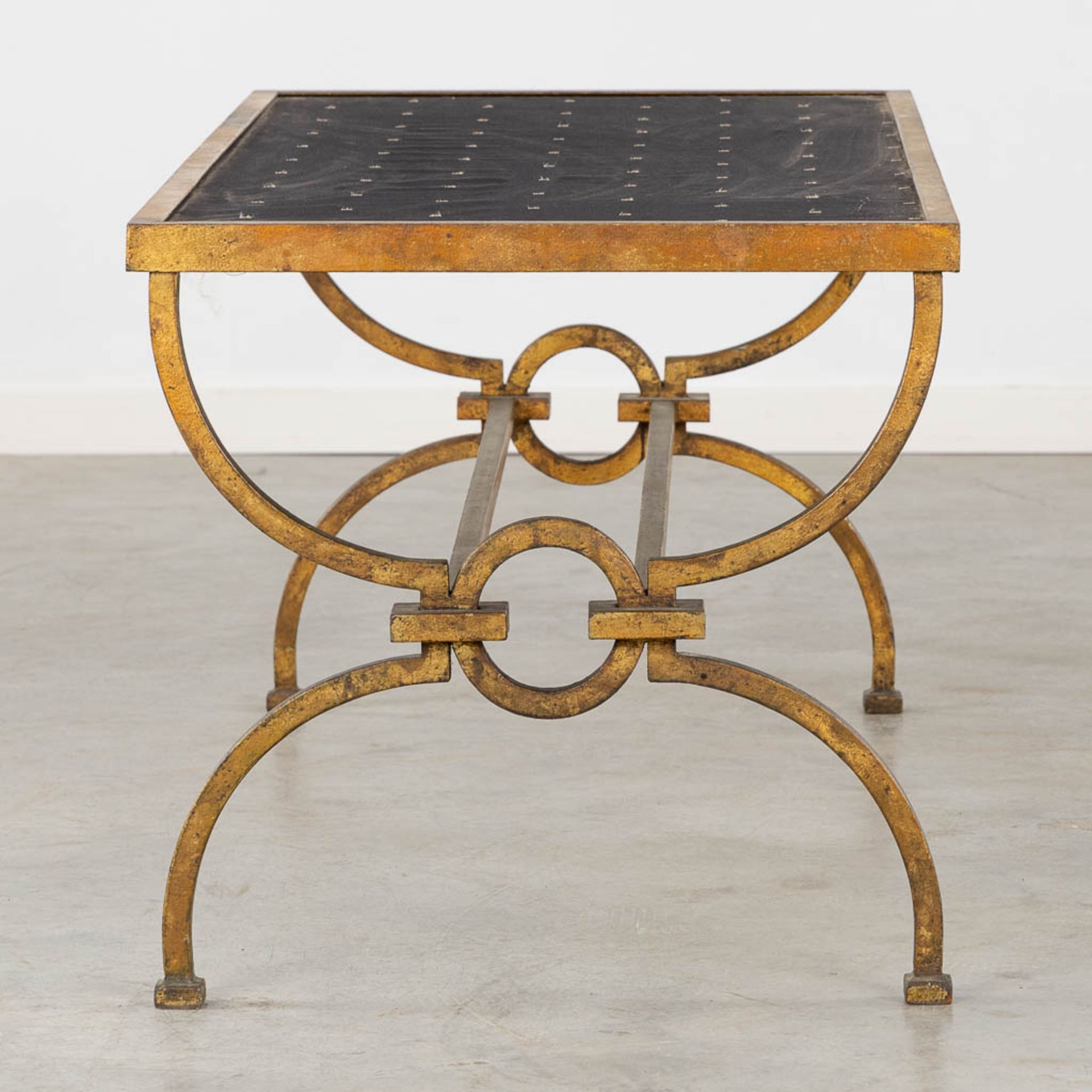 A mid-century side table, gilt wrought-iron. Art Deco. (L:52 x W:122 x H:50 cm) - Bild 6 aus 10