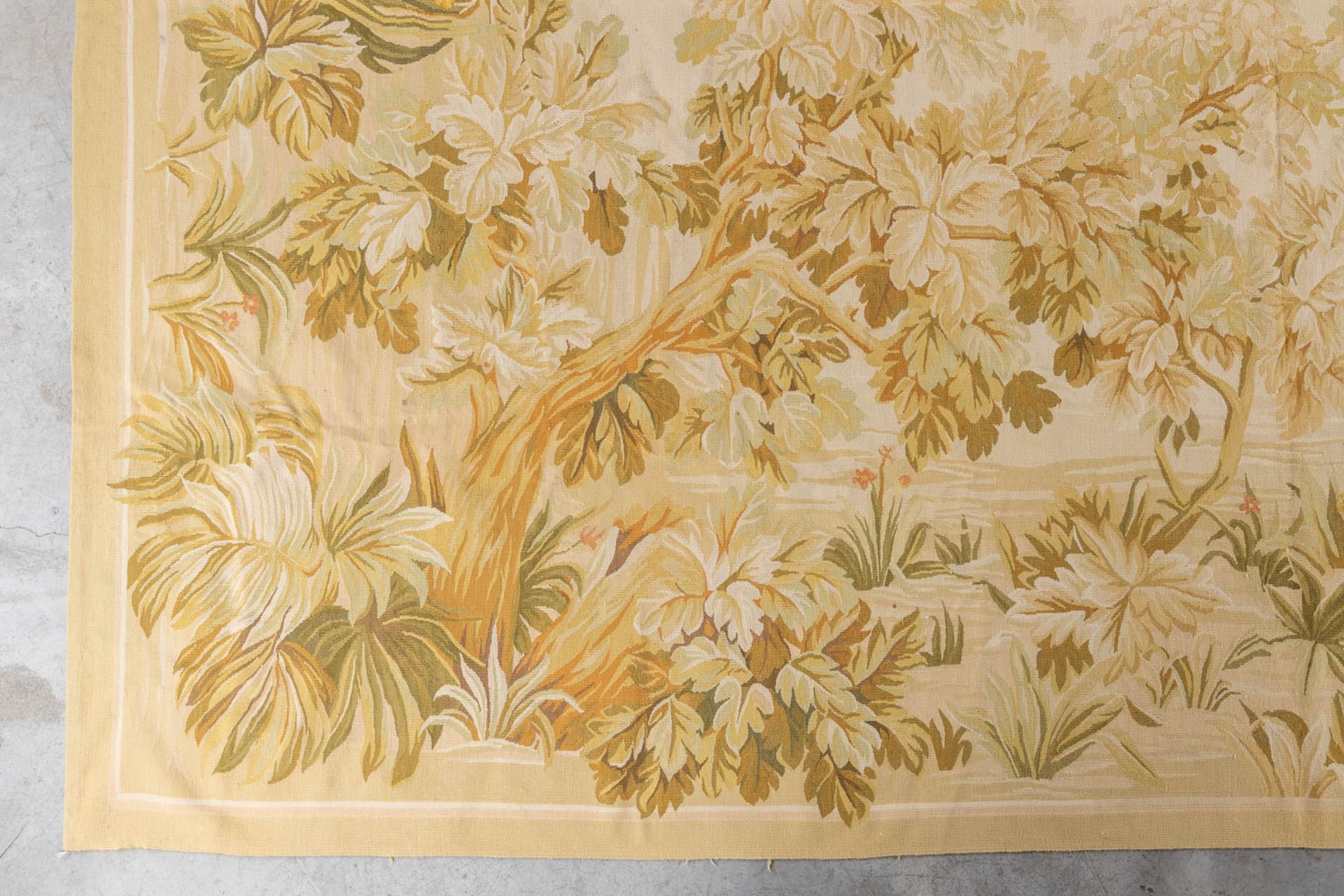 An exceptional carpet 'Aubusson'. France. (L:353 x W:270 cm) - Image 3 of 12
