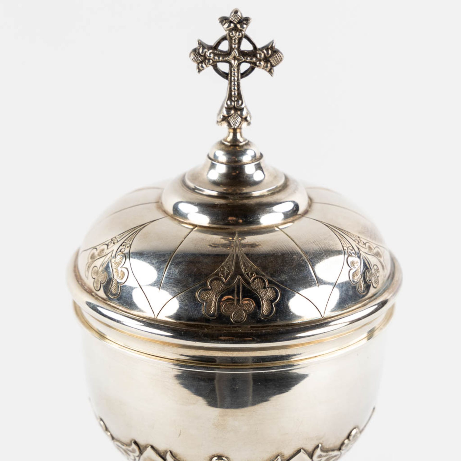 A Ciboria, silver. Probably Belgian, Circa 1900. (H:30 x D:13,5 cm) - Image 10 of 10