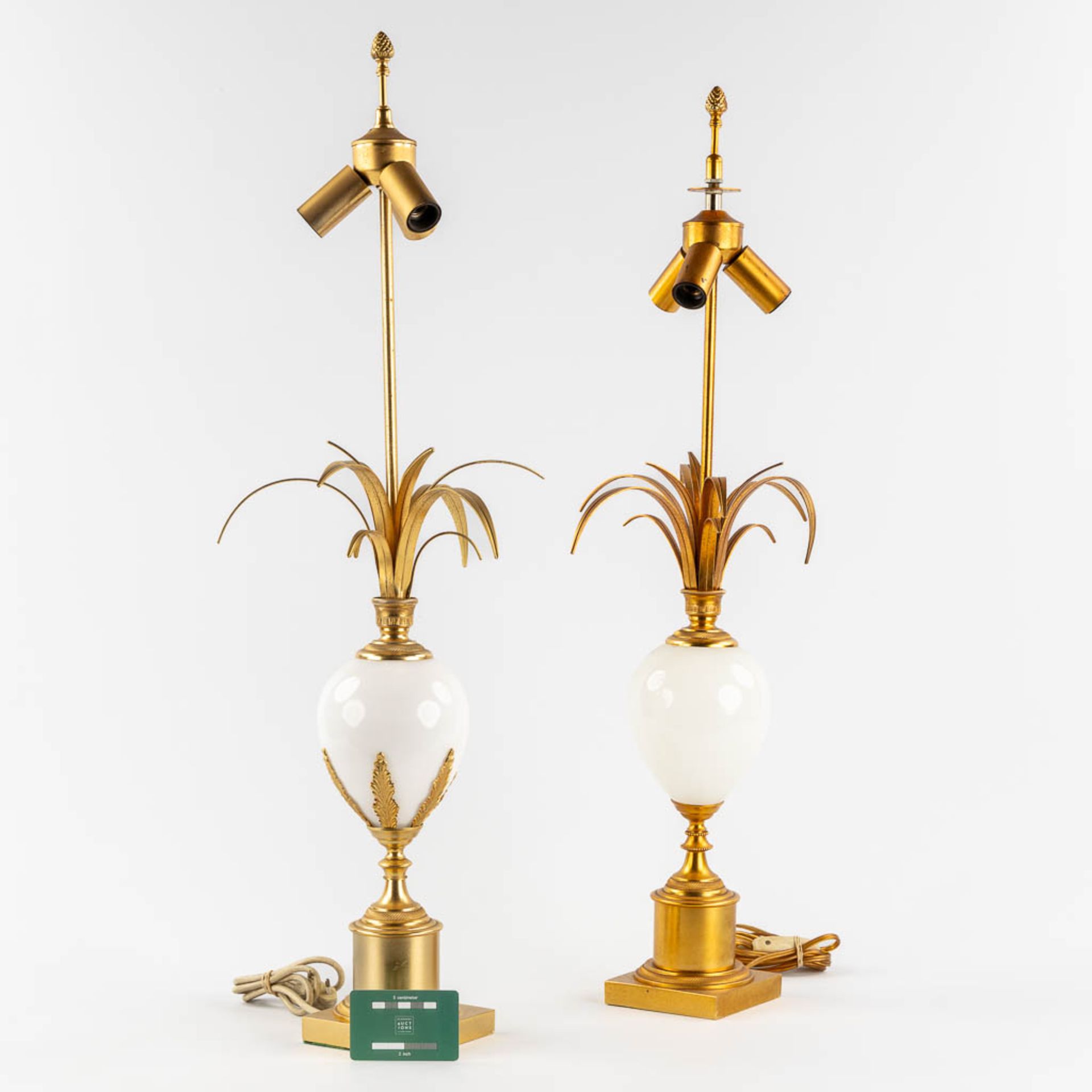 A pair of Hollywood Regency table lamps with opaline glass. (H:77 x D:20 cm) - Image 2 of 11