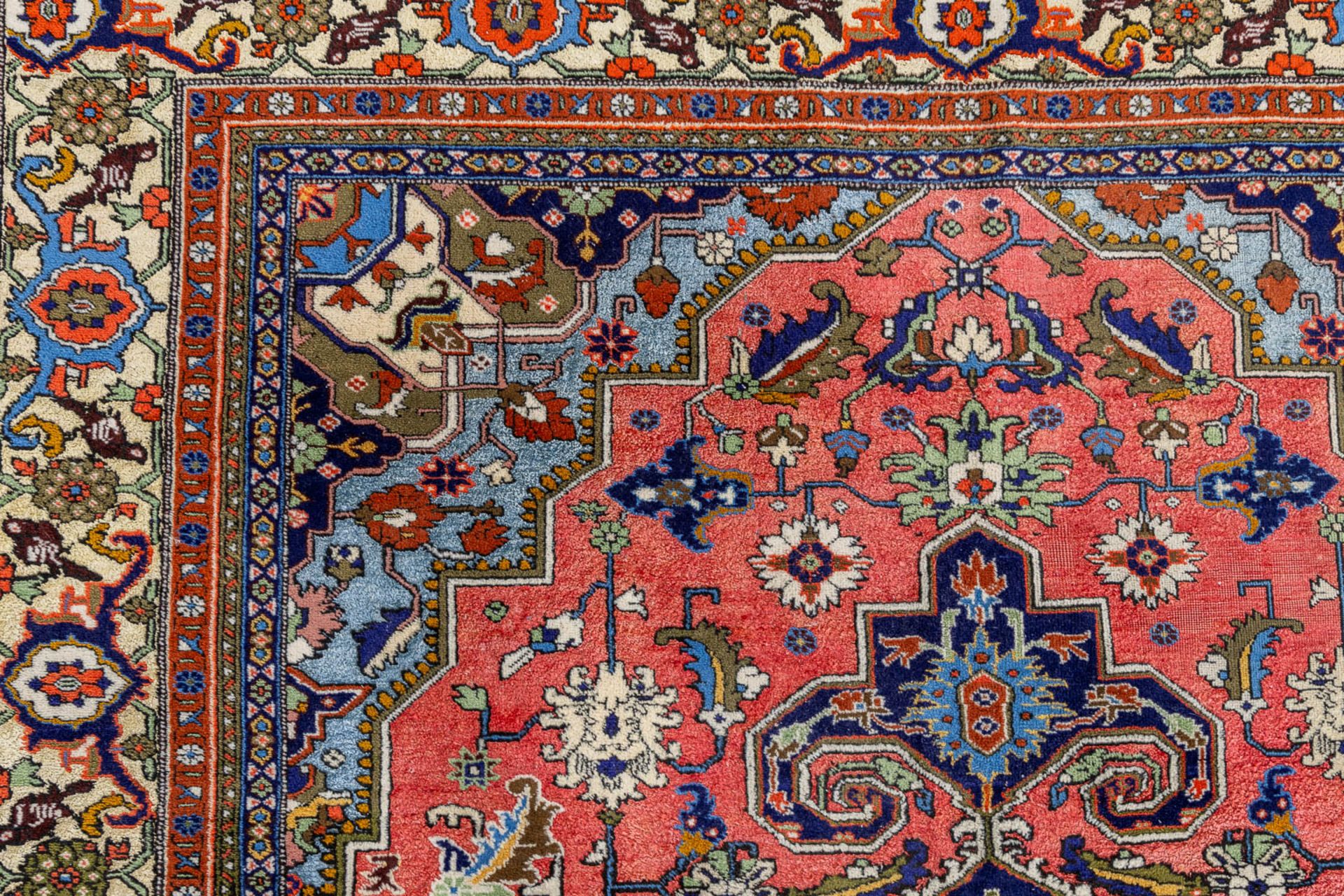 An Oriental hand-made carpet, Ardebil. (L:277 x W:170 cm) - Image 4 of 7