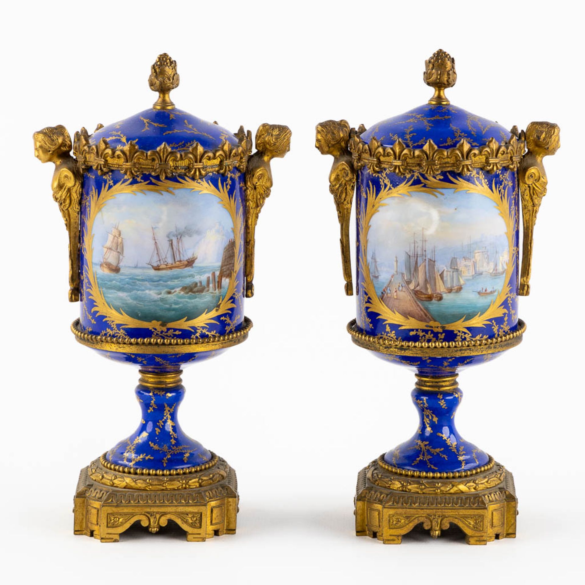 Sèvres, a pair of kobalt blue vases with a lid, decorated with a seascape. 19th C. (L:8 x W:11 x H:2 - Image 3 of 14