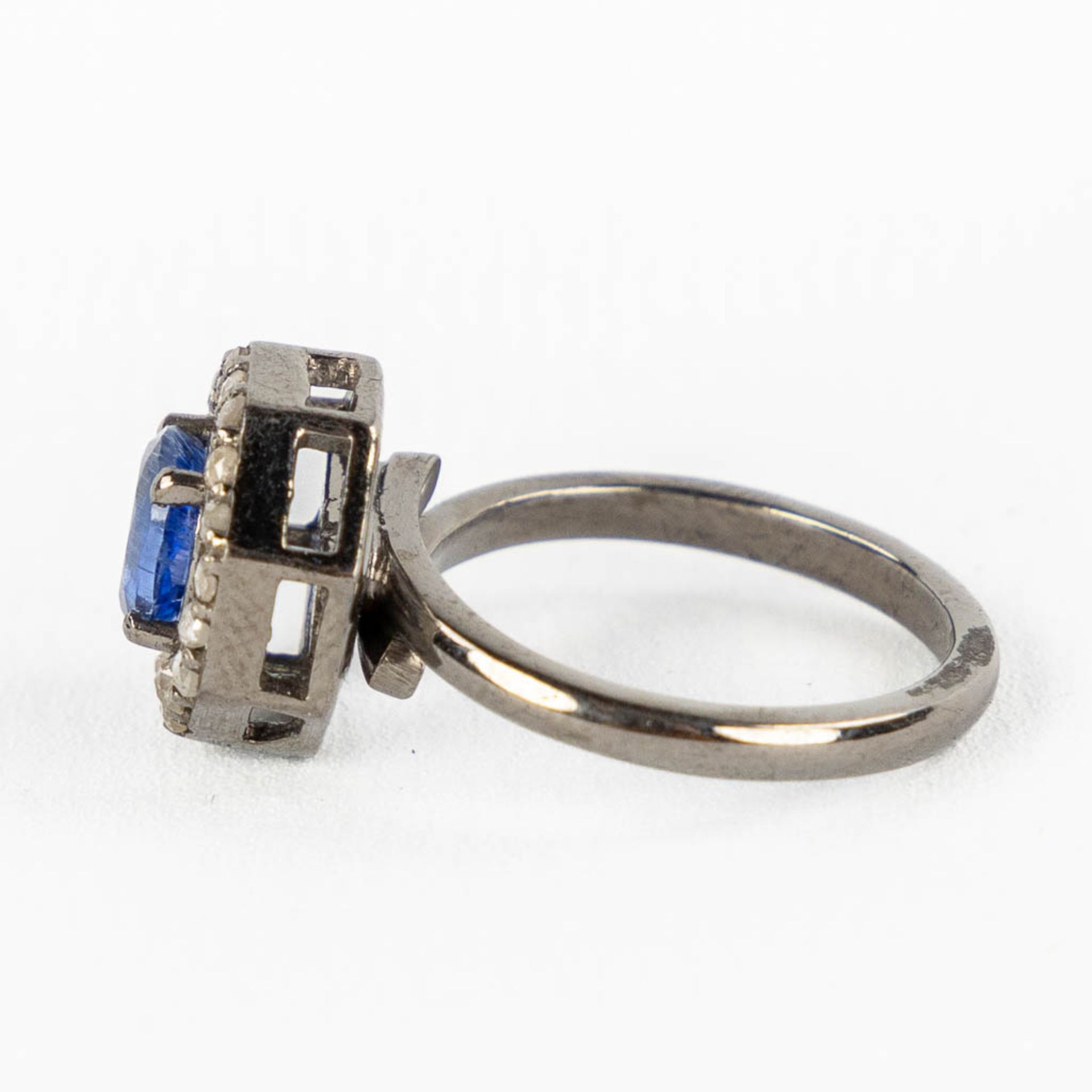 A matching set with a ring and a pair of earrings, silver with Kyanite and 'Old Cut' diamanten. 11,9 - Image 11 of 14