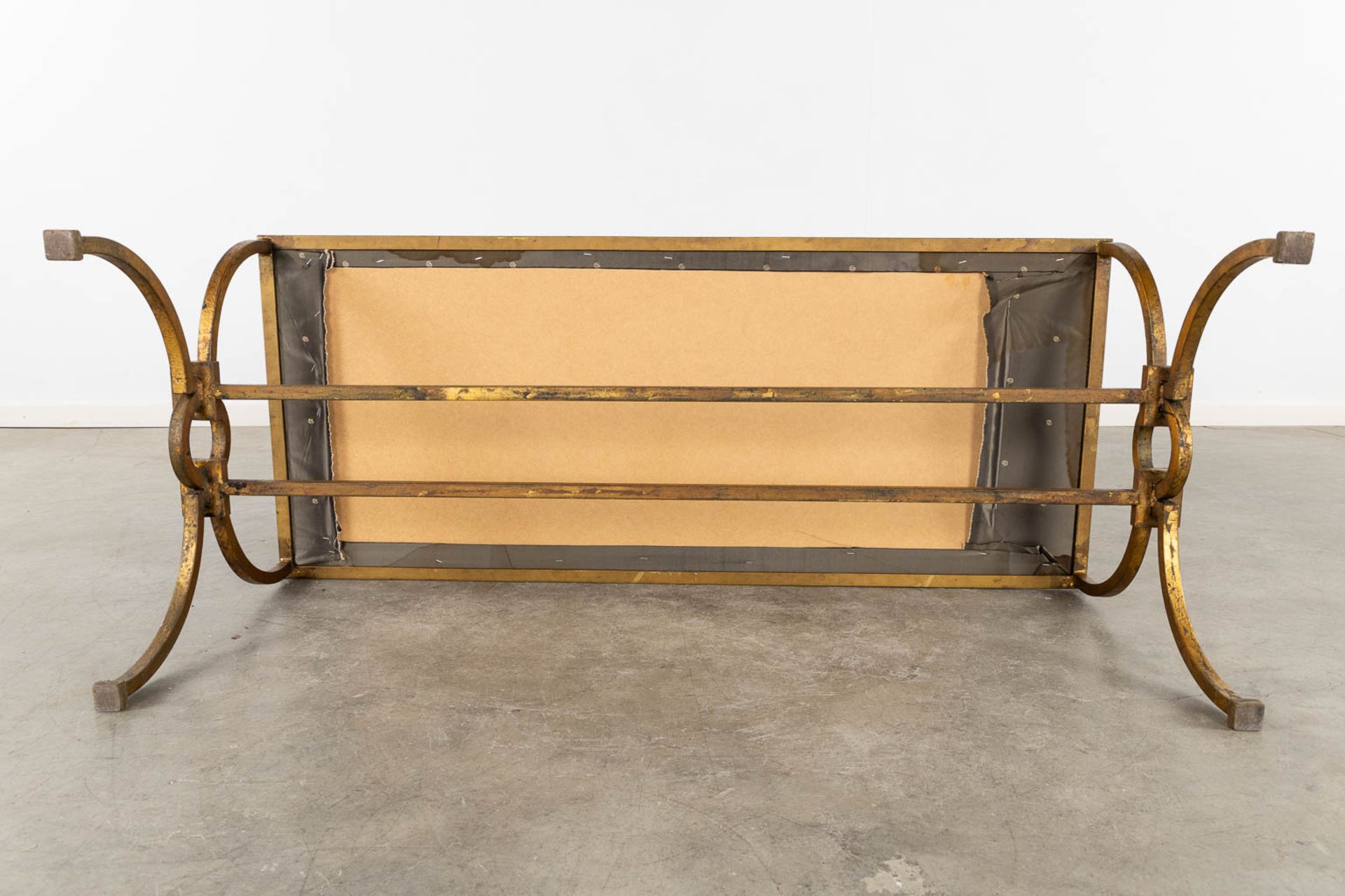 A mid-century side table, gilt wrought-iron. Art Deco. (L:52 x W:122 x H:50 cm) - Bild 9 aus 10
