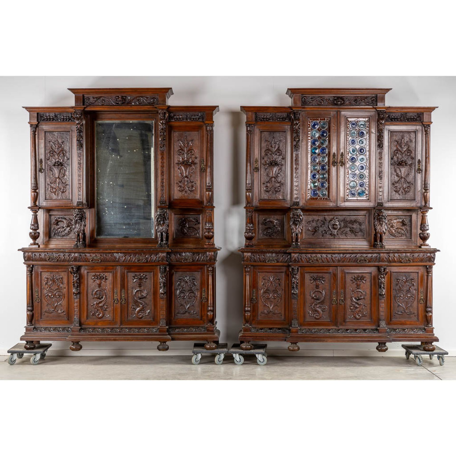 An exceptional pair cabinets, richly finished with wood-sculptures, Italy, circa 1900. (L:62 x W:204 - Image 2 of 12