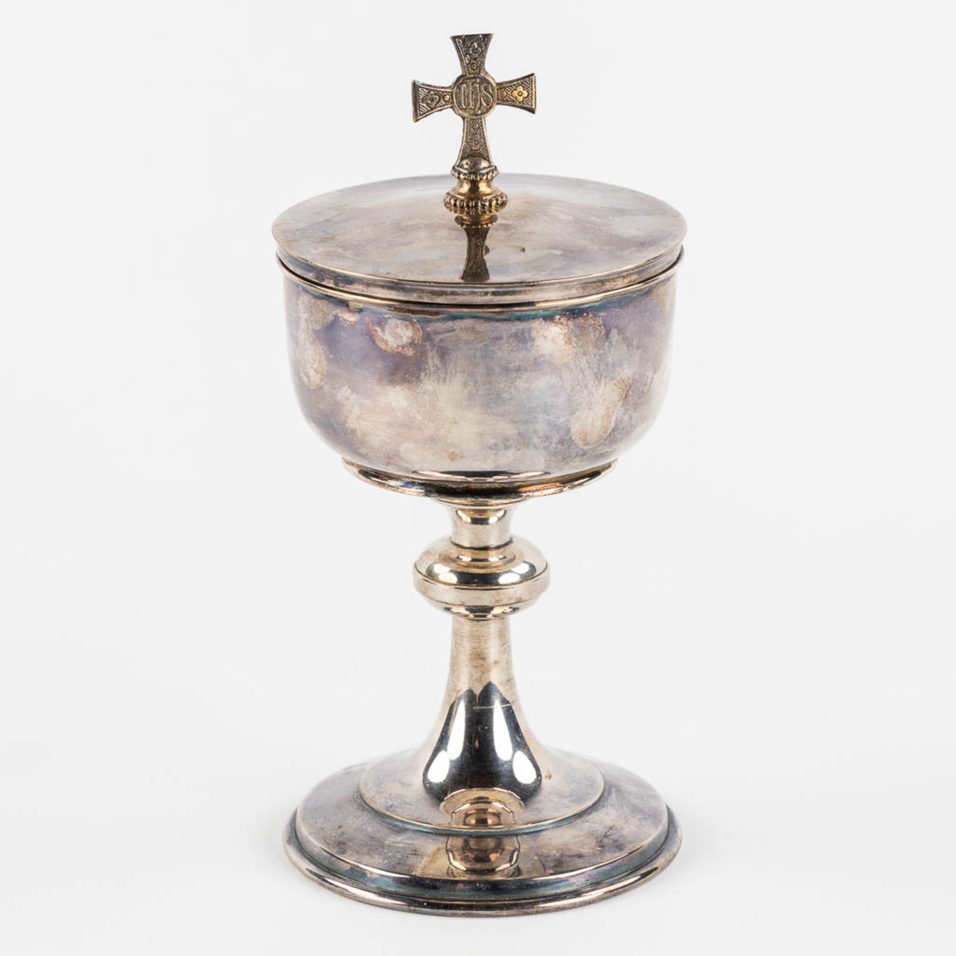 Carolus DE PAPE (1763-1840), A Ciboria, silver and silver-plated metal. Bruges, Belgium, 1832-1869. - Image 3 of 13