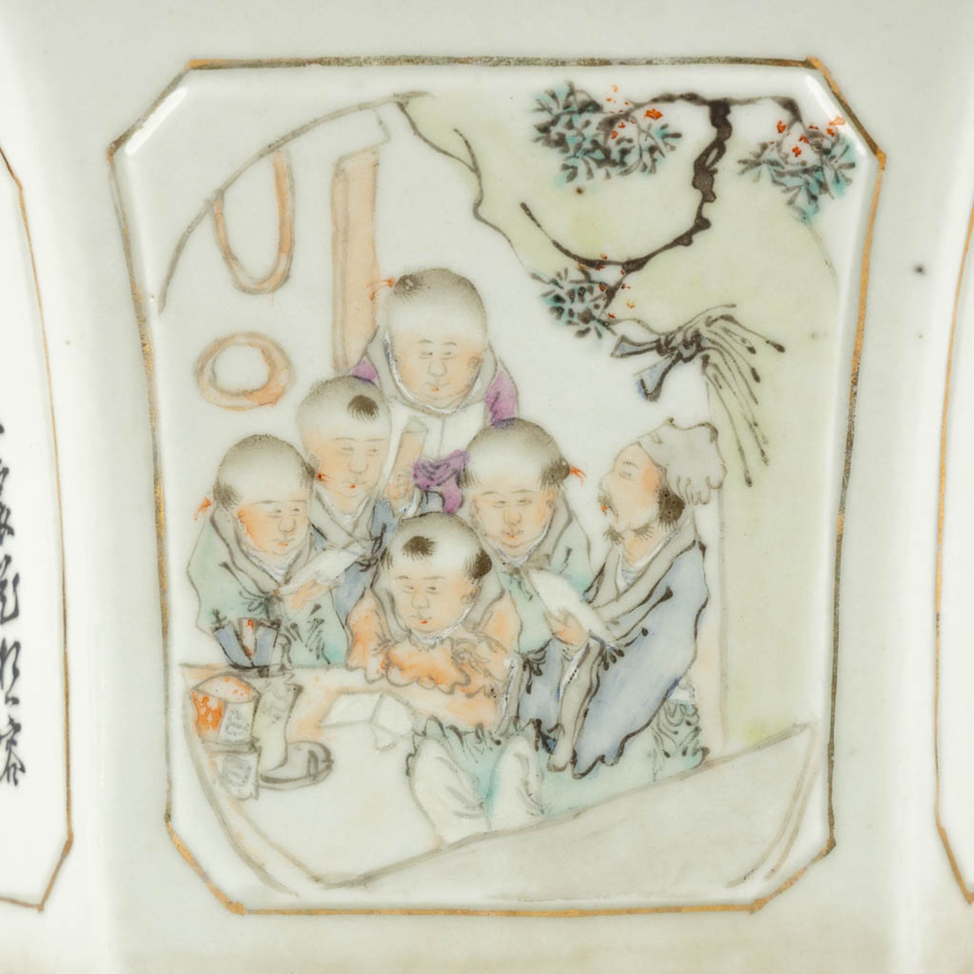 A Chinese hexagonal cache-pot, Qianjian Cai, decorated with caligraphy and children. (H:16,5 x D:26 - Bild 10 aus 12