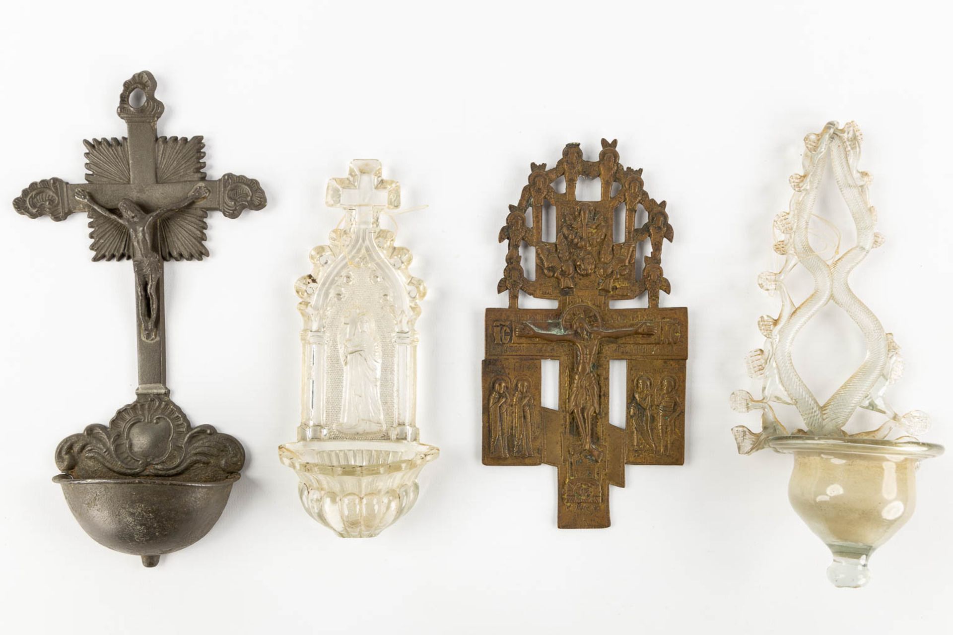 20 pieces of holy water fonts and a crucifix. Pewter, glass, Tin and Copper. 18th and 19th C. (W:17, - Bild 3 aus 10