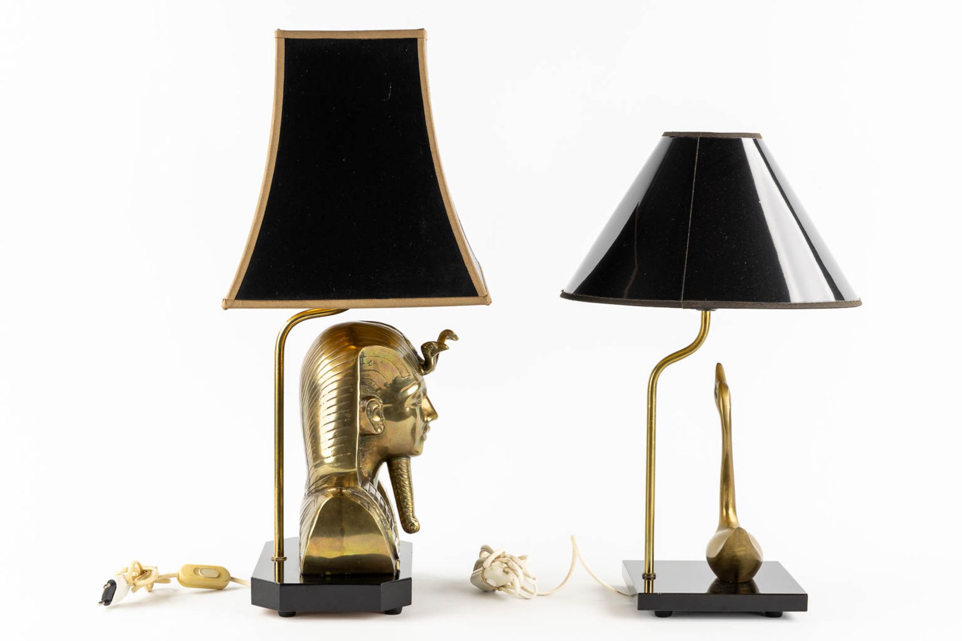 Deknudt, Two table lamps. Tutankhamun and a swan. Gilt metal. 20th C. (H:58 cm) - Image 4 of 10