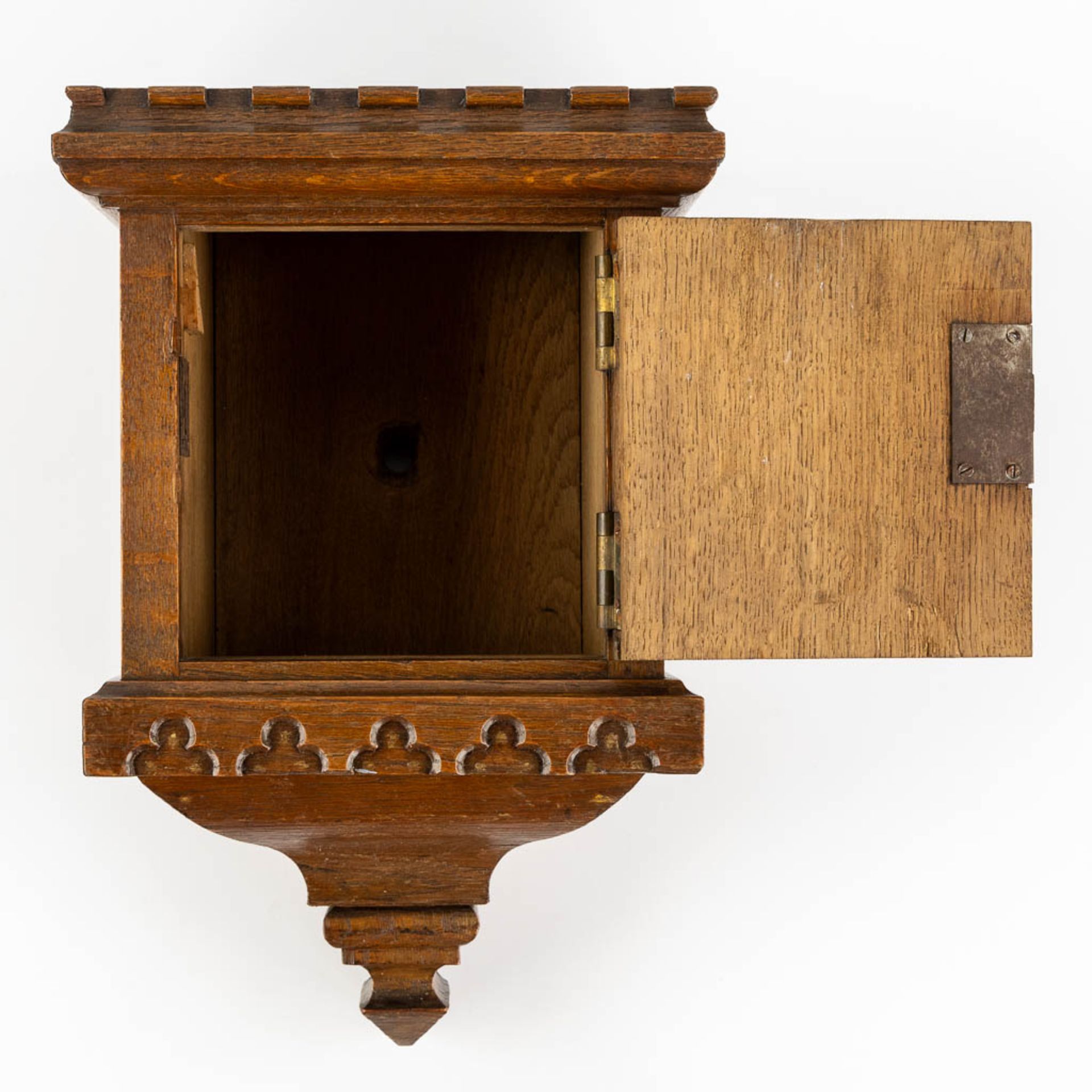 An Offertory or Poor box, sculptured oak, gothic revival. (L:20 x W:27 x H:42 cm) - Image 3 of 11