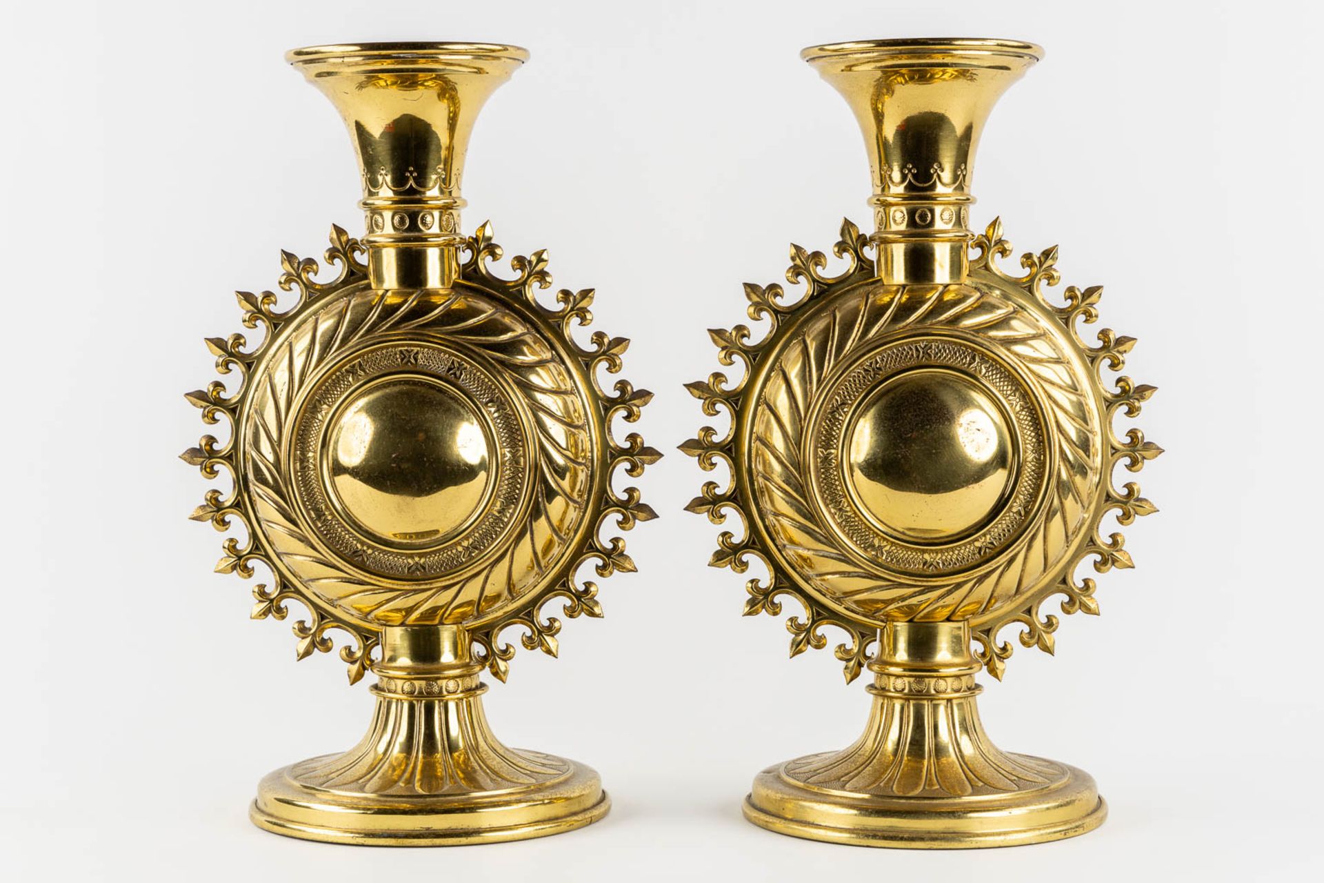 A pair of candelabra, brass, gothic Revival. (L:21 x W:27 x H:42 cm) - Image 3 of 11