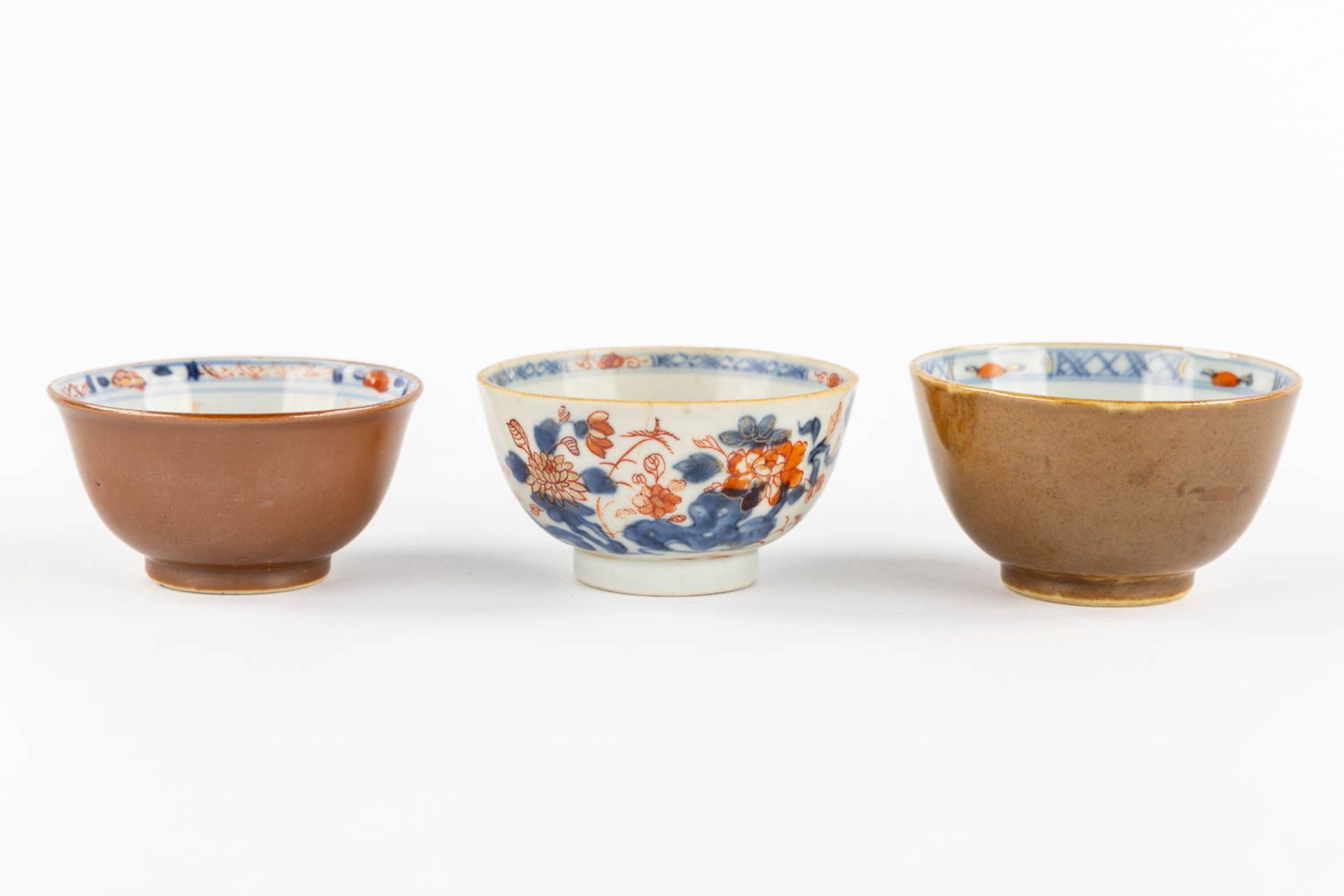A collection of Famille Rose, Imari and Capucine. Chinese and Japanese porcelain. 19th/20th C. (W:33 - Bild 10 aus 12