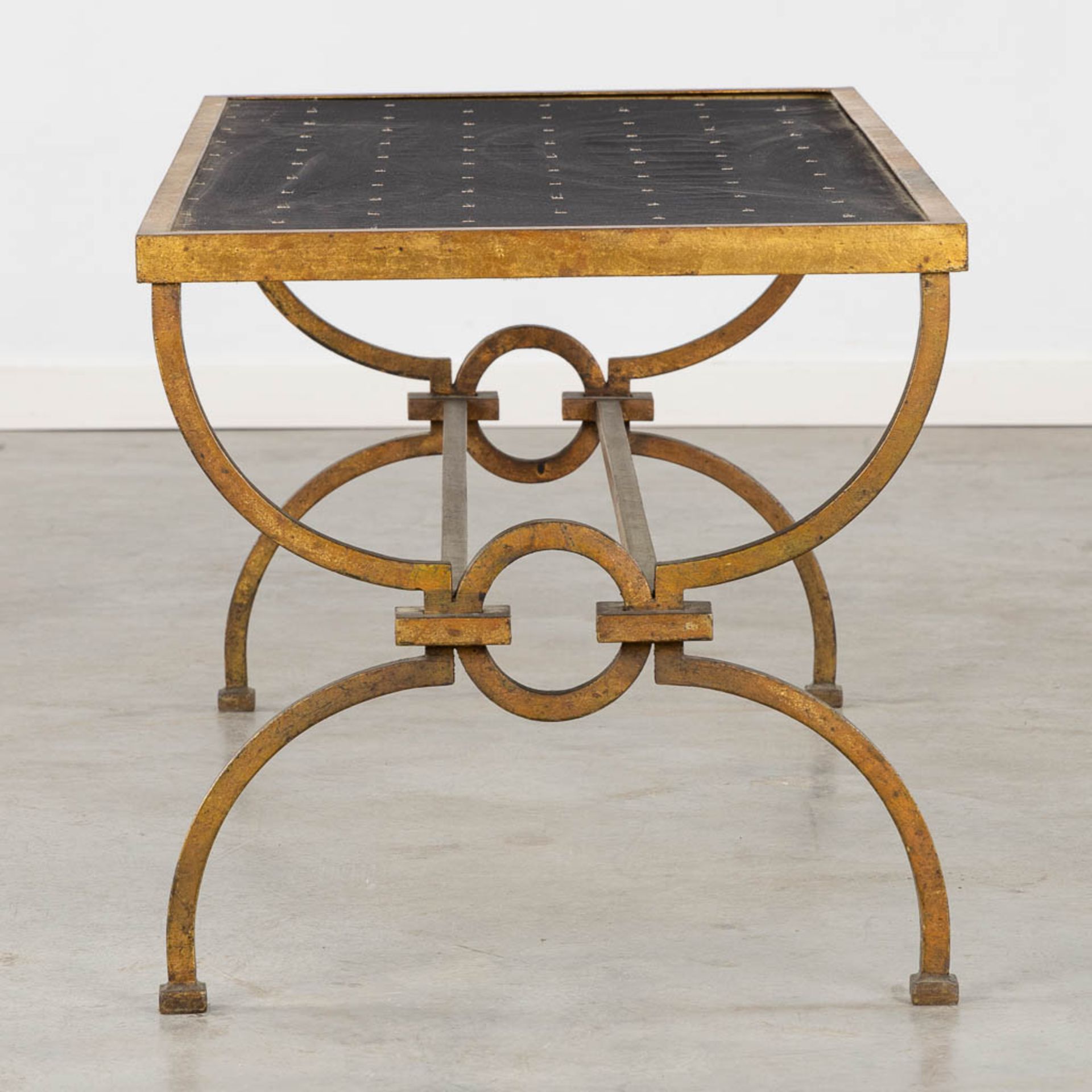 A mid-century side table, gilt wrought-iron. Art Deco. (L:52 x W:122 x H:50 cm) - Bild 4 aus 10