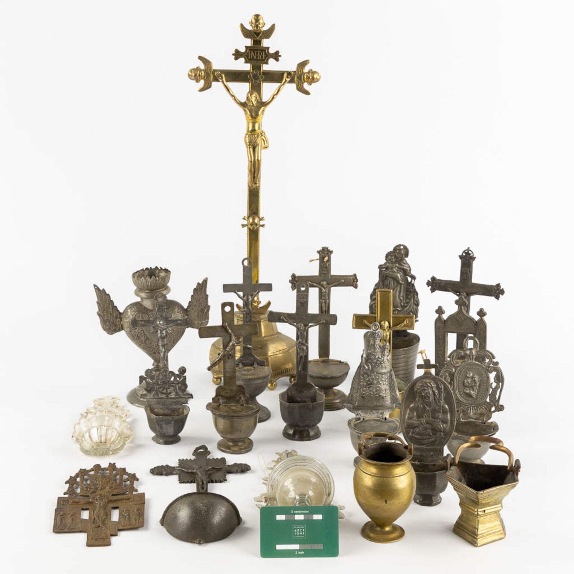 20 pieces of holy water fonts and a crucifix. Pewter, glass, Tin and Copper. 18th and 19th C. (W:17, - Bild 2 aus 10