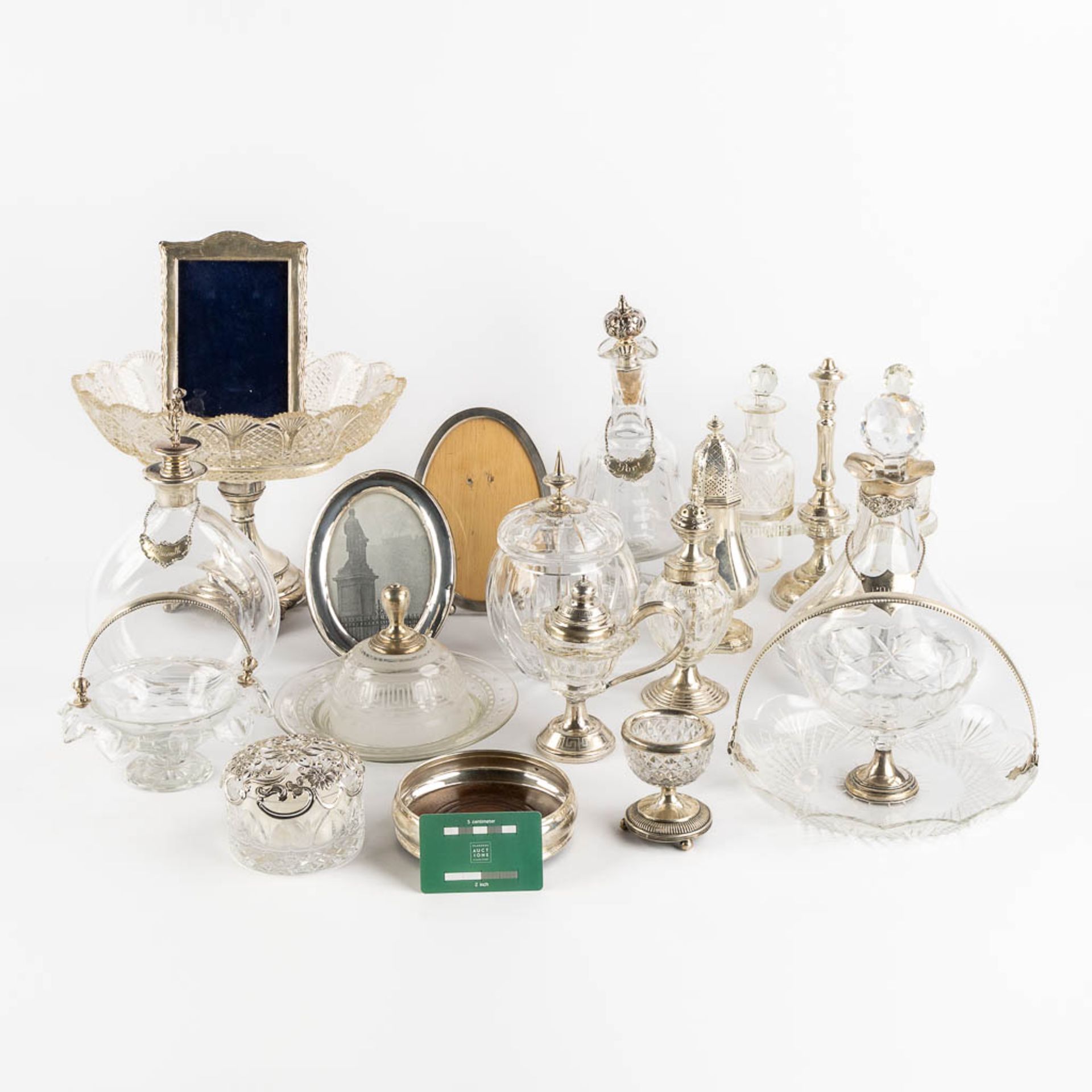 A large collection of silver and glass items, picture frames, serving ware and table accessories. 19 - Image 2 of 19