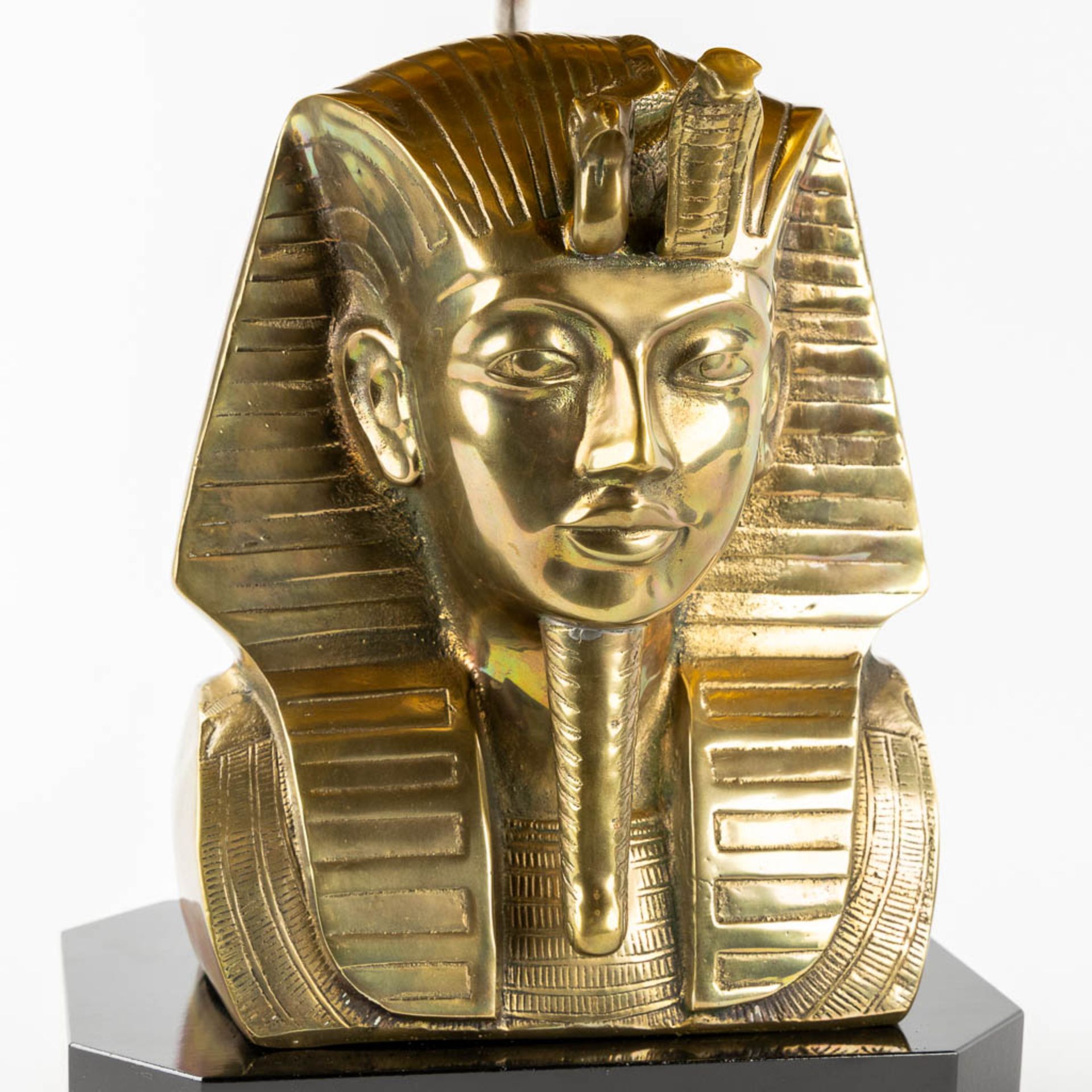 Deknudt, Two table lamps. Tutankhamun and a swan. Gilt metal. 20th C. (H:58 cm) - Image 8 of 10