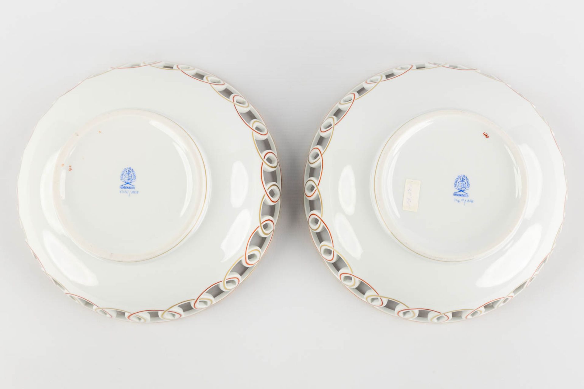 Herend, a collection of cache-pots, vases and baskets, polychrome porcelain. (L:24 x W:29 x H:20 cm) - Bild 13 aus 13
