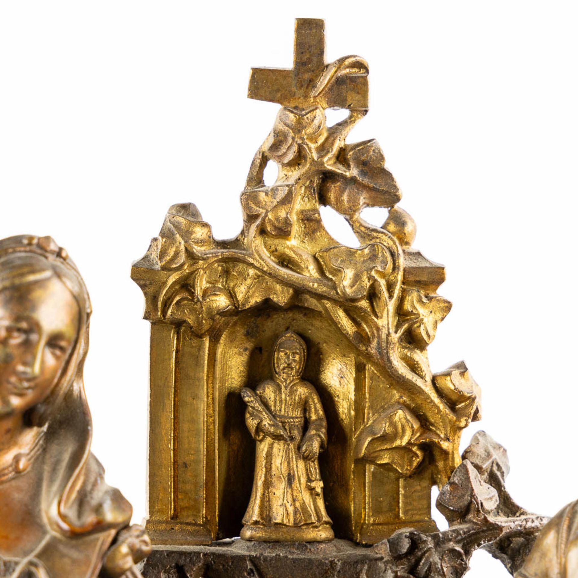 An antique mantle clock 'The Prayer', patinated and gilt bronze, black marble. 19th C. (L:12 x W:33 - Image 8 of 12