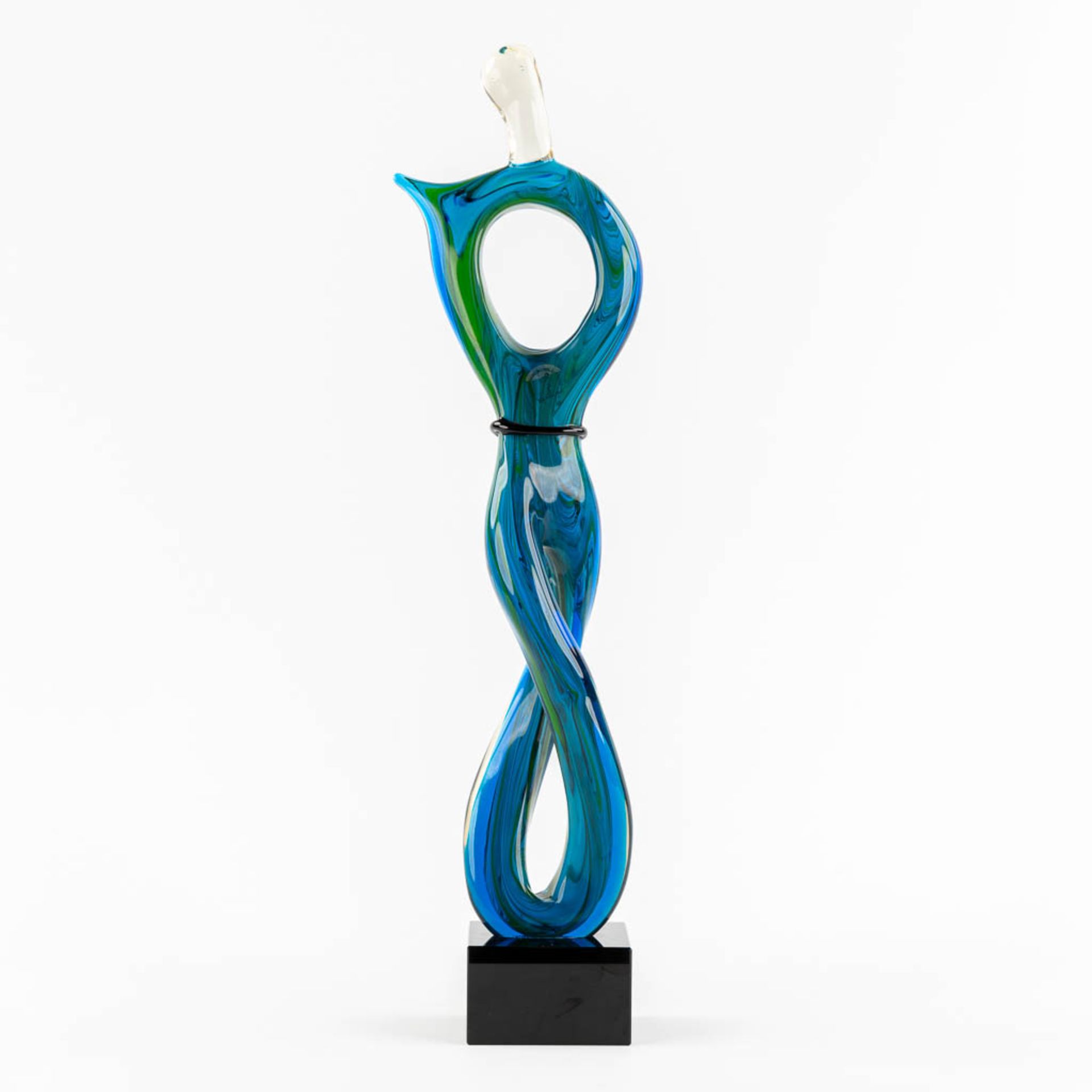 A decorative glass sculpture, Viz glass studio's. (L:10 x W:15 x H:60,5 cm) - Bild 3 aus 11
