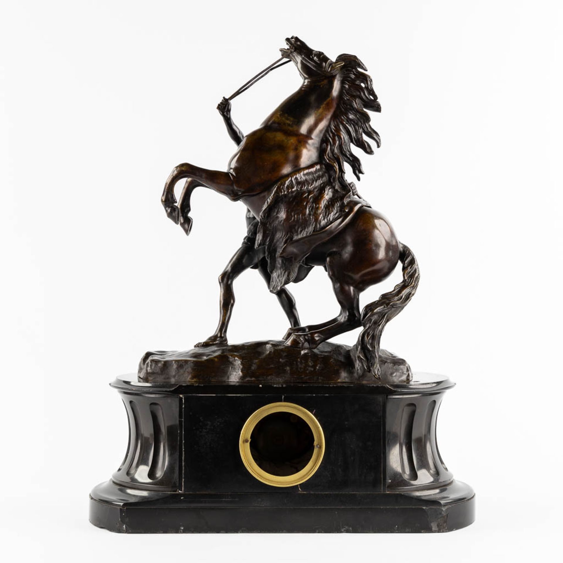 A Mantle clock, black marble mounted with a patinated bronze 'Marly Horse', 19th C. (L:29 x W:55 x H - Bild 11 aus 12