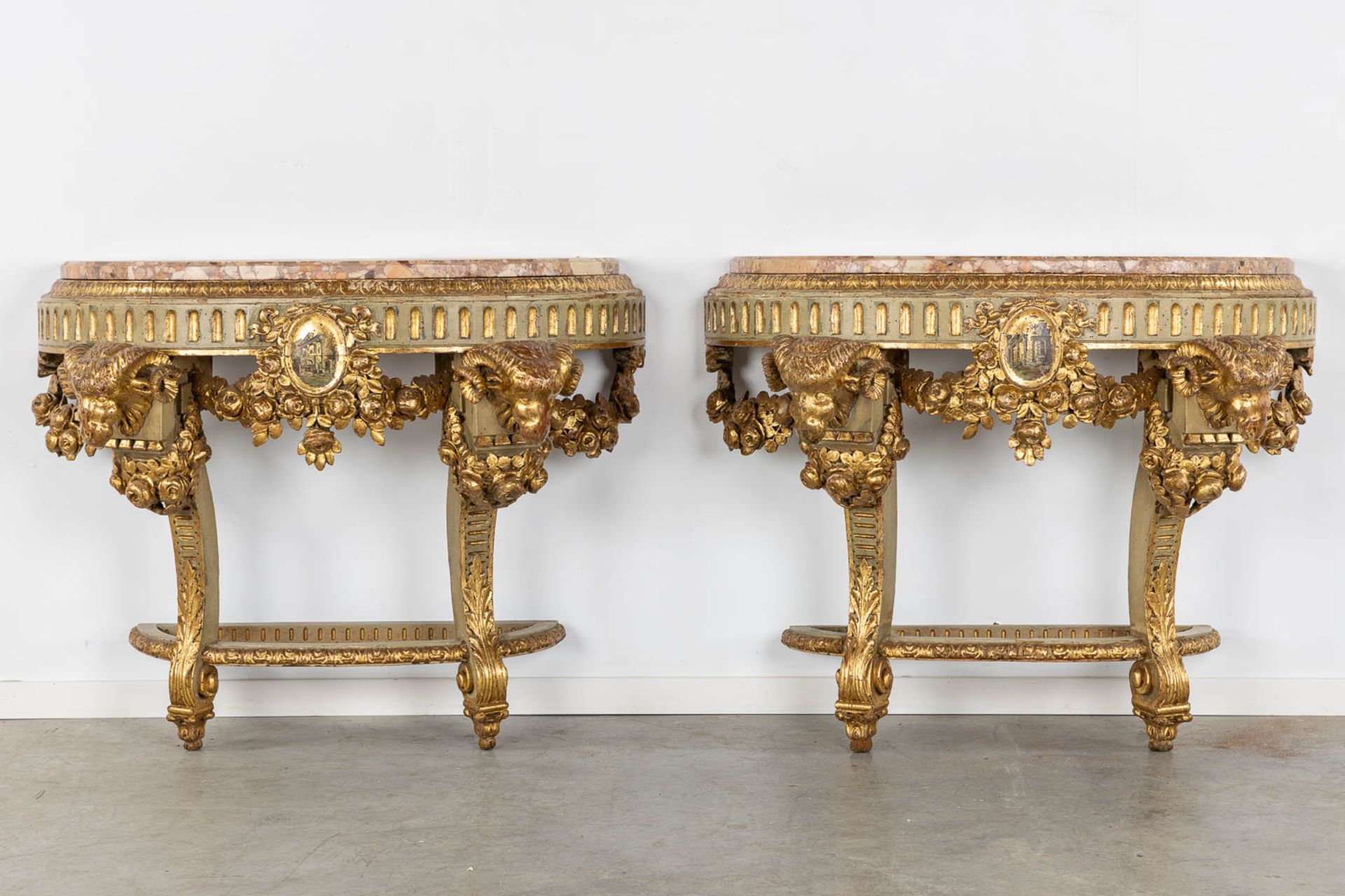 A pair of console tables with ram's heads, Louis XVI style, Italy, 19th C. (L:50 x W:110 x H:84 cm) - Image 3 of 10
