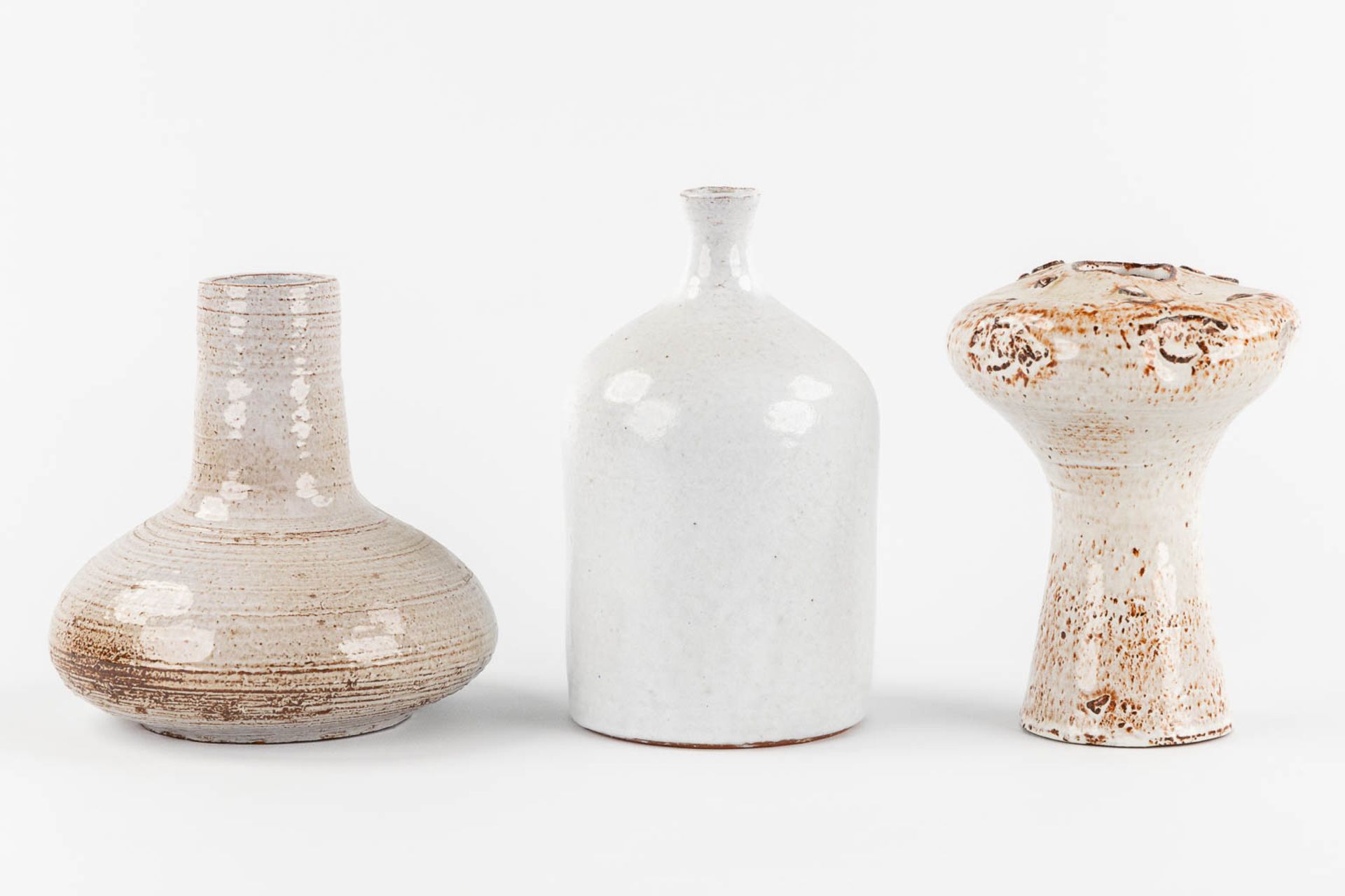 Elisabeth VANDEWEGHE (1946) 'Three vases' for Perignem. White glaze. (H:19 x D:11 cm) - Bild 6 aus 13