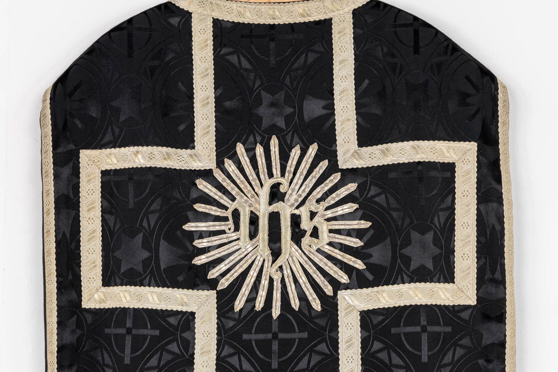 A Cope, Roman Chasuble and Stola, Thick silver brocade embroideries. - Image 8 of 13