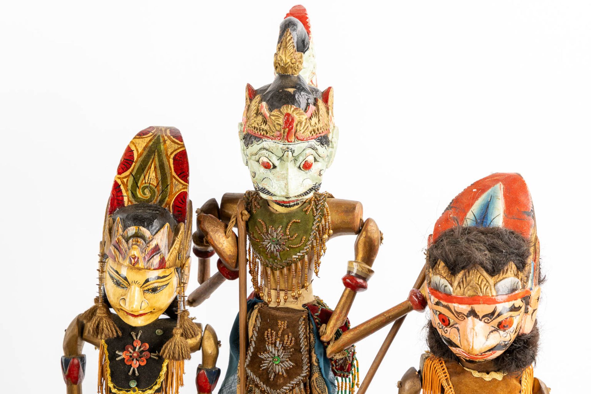 Twelve Indonesian shadow puppets. - Bild 6 aus 7