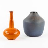 Elisabeth VANDEWEGHE (1946) / Rogier VANDEWEGHE (1923-2020) 'Blue and Orange vase' . (H:16 cm)
