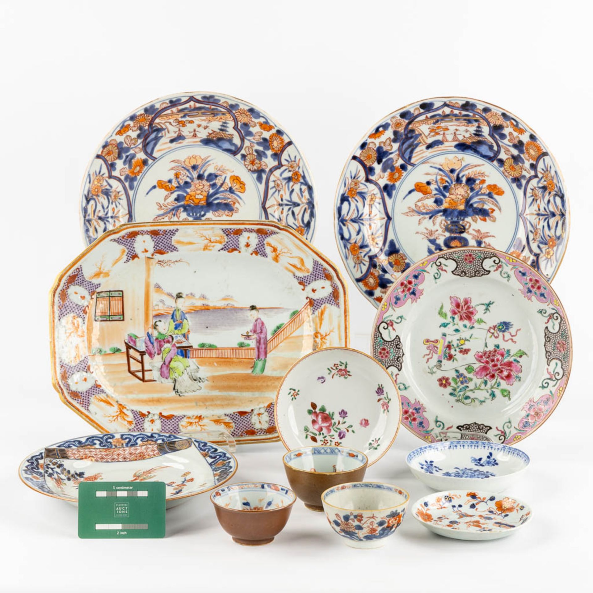 A collection of Famille Rose, Imari and Capucine. Chinese and Japanese porcelain. 19th/20th C. (W:33 - Bild 2 aus 12