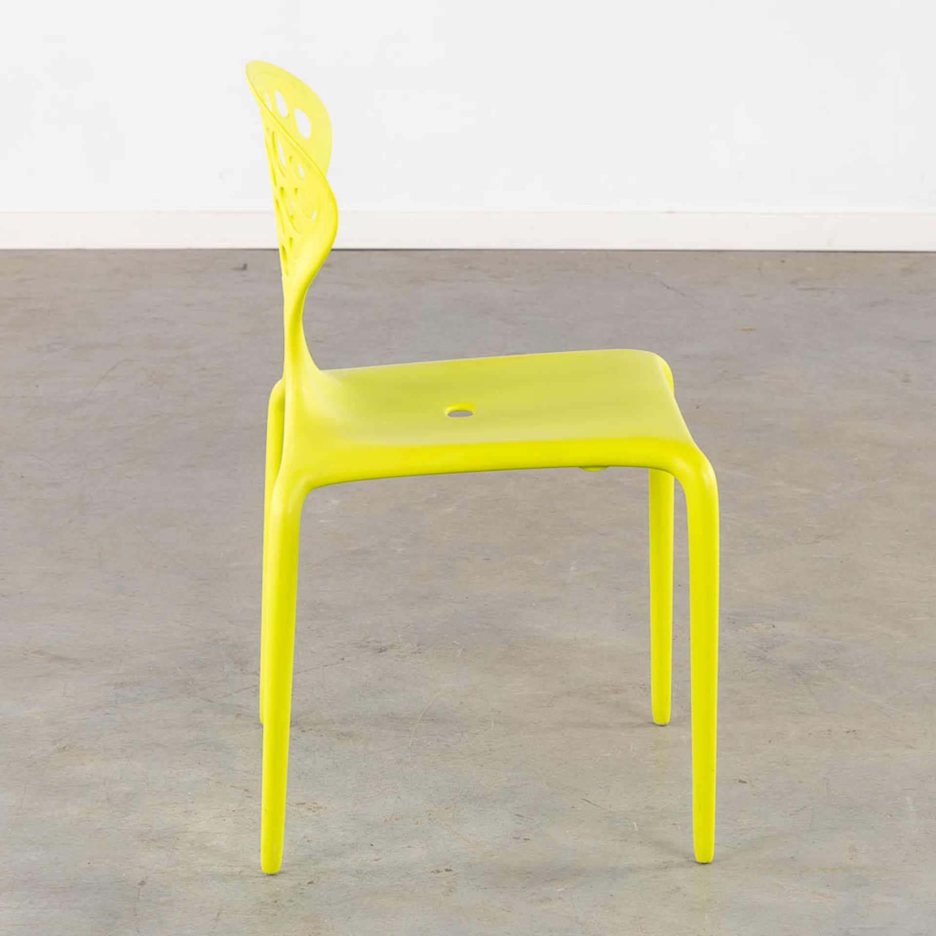 Ross LOVEGROVE (1958) 'Supernatural Chairs' (2005) for Morosso, Italy. (L:48 x W:48 x H:82 cm) - Image 4 of 11