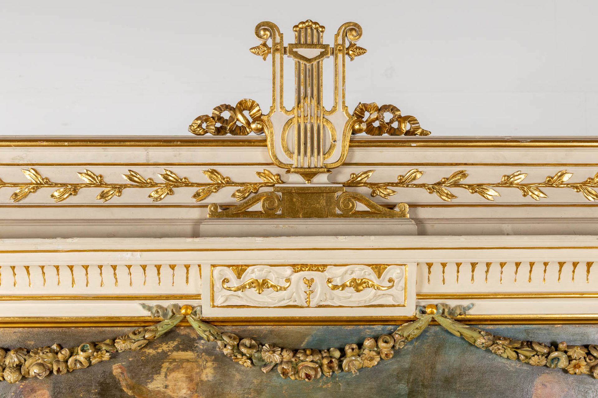 A hall bench, Empire style. Italy, the circa 1920. (L:68 x W:235 x H:206 cm) - Image 8 of 10