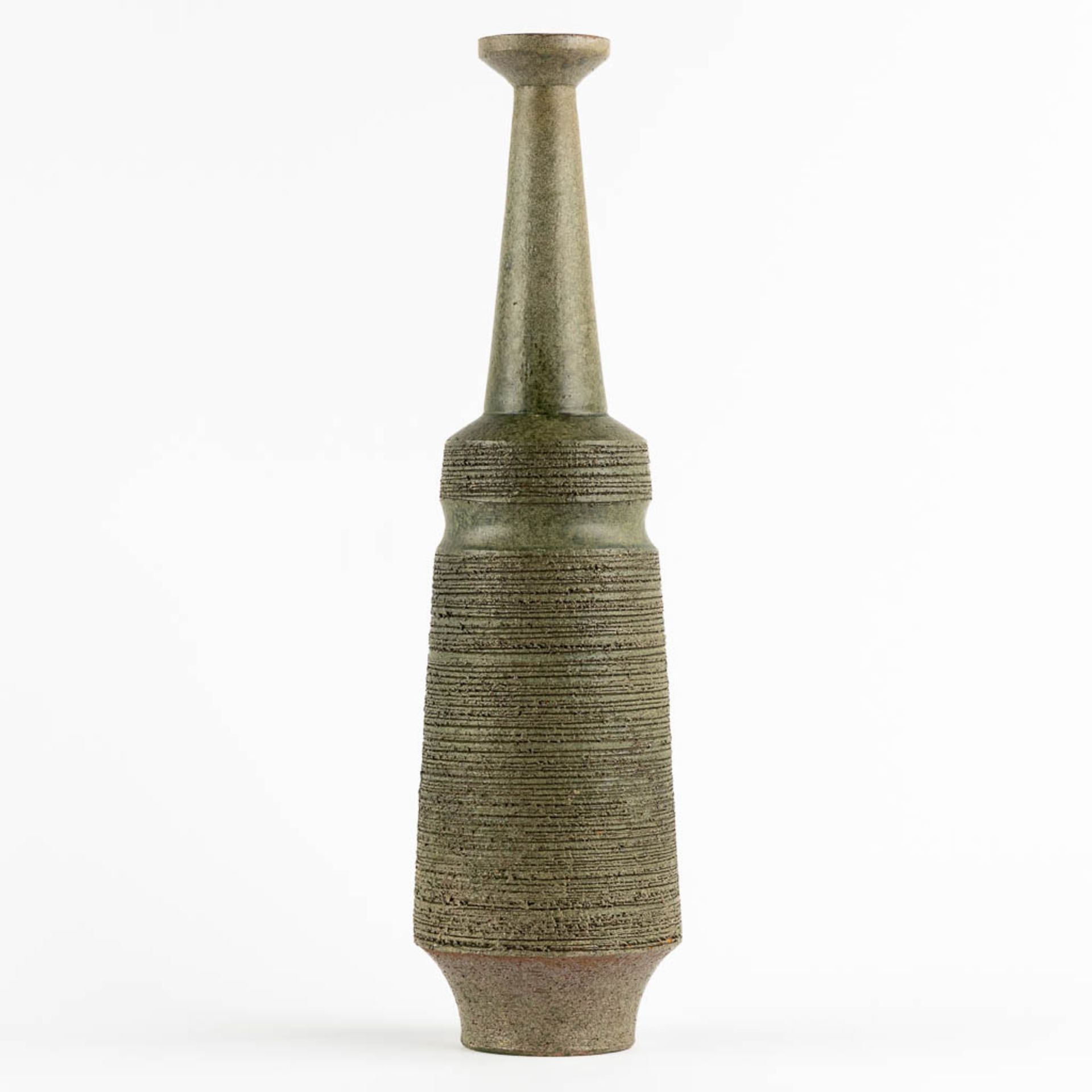 Amphora or Keramar, a large green vase, glazed ceramics. (H:53 x D:14 cm)