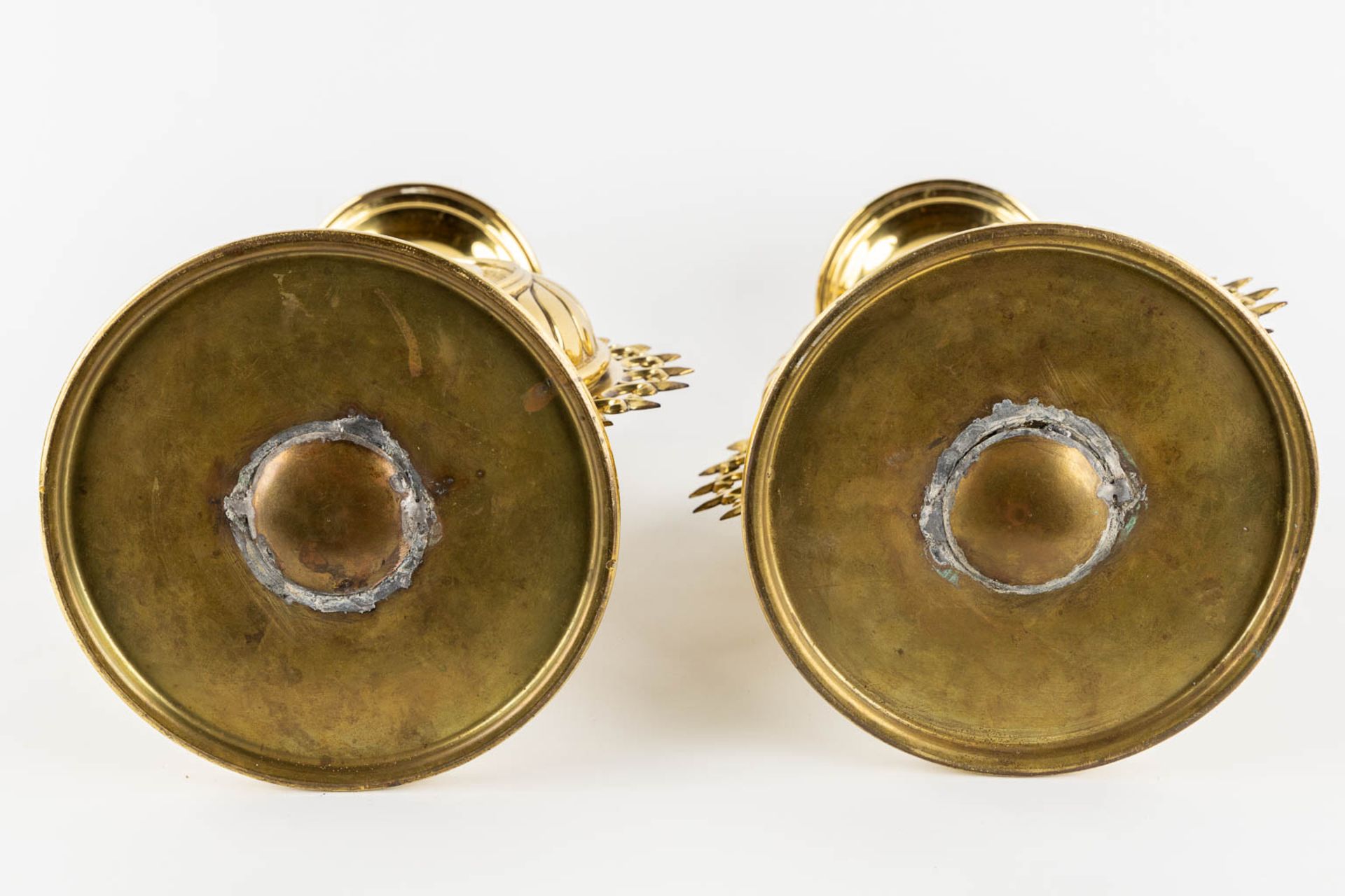 A pair of candelabra, brass, gothic Revival. (L:21 x W:27 x H:42 cm) - Bild 7 aus 11
