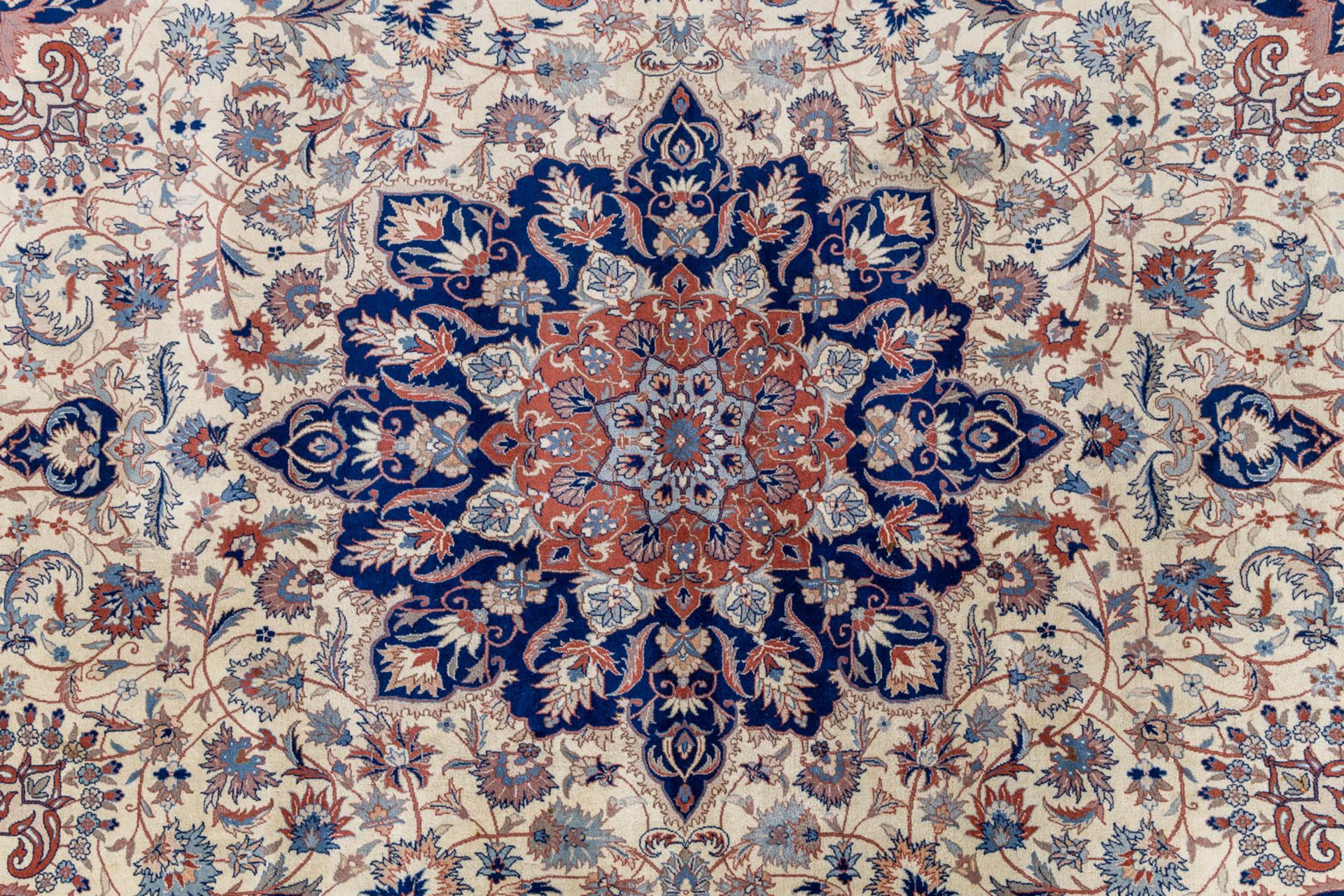 An Oriental hand-made carpet, Isfahan. (L:312 x W:250 cm) - Image 3 of 9