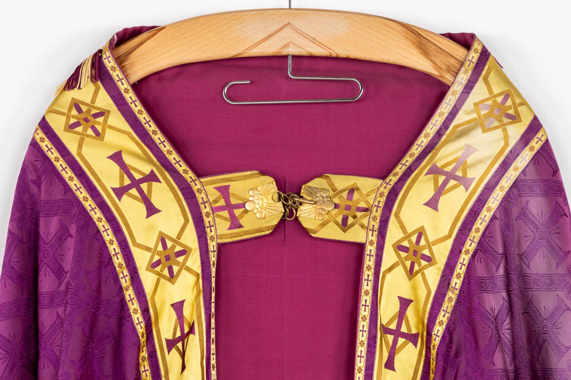 A Cope, Chasuble and Roman Chasuble, Stola with Embroideries. - Bild 6 aus 21