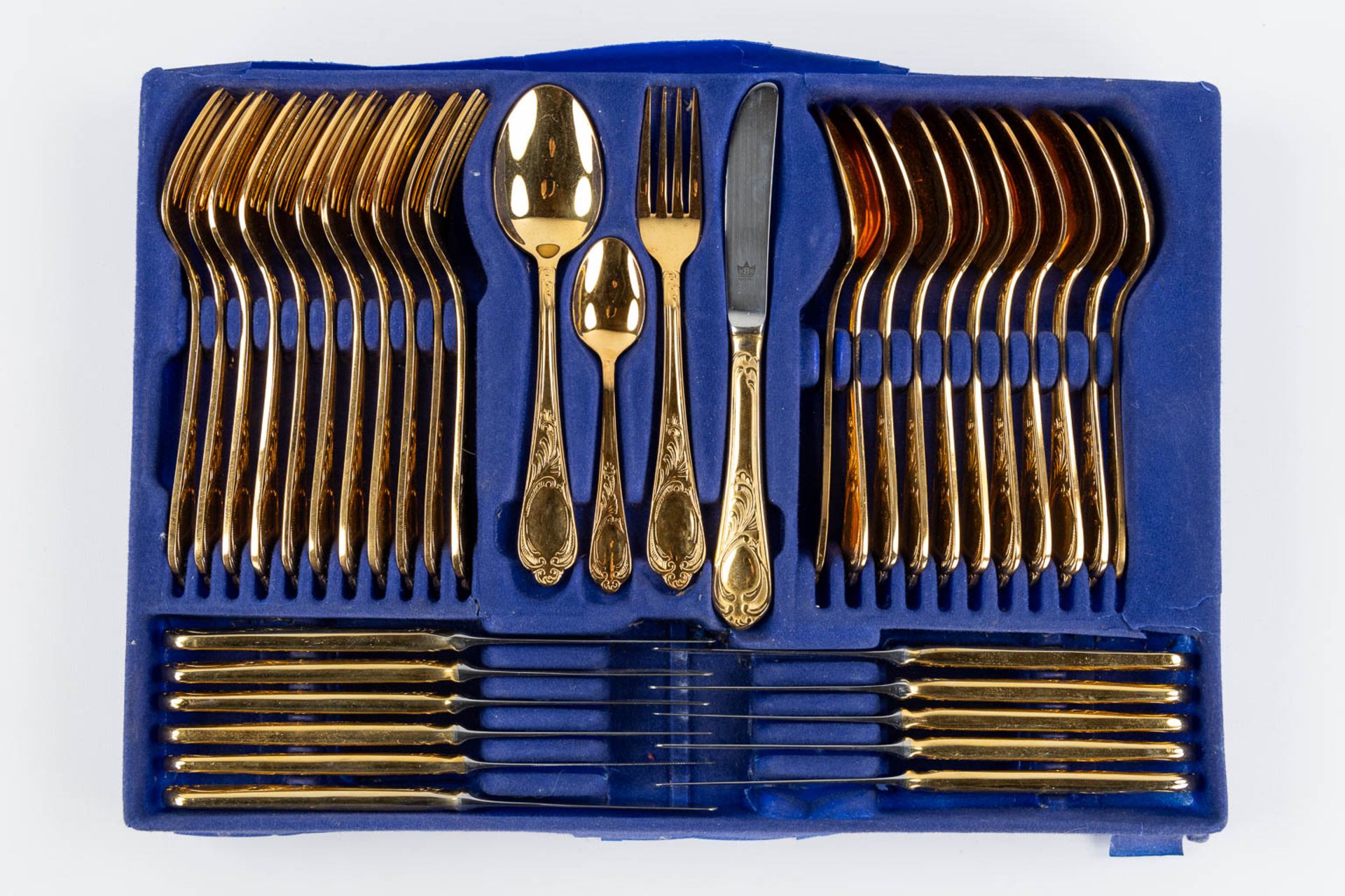 A gold-plated 'Solingen' flatware cutlery set, made in Germany. Model 'Louis XV' . (L:34 x W:45 x H: - Bild 10 aus 11