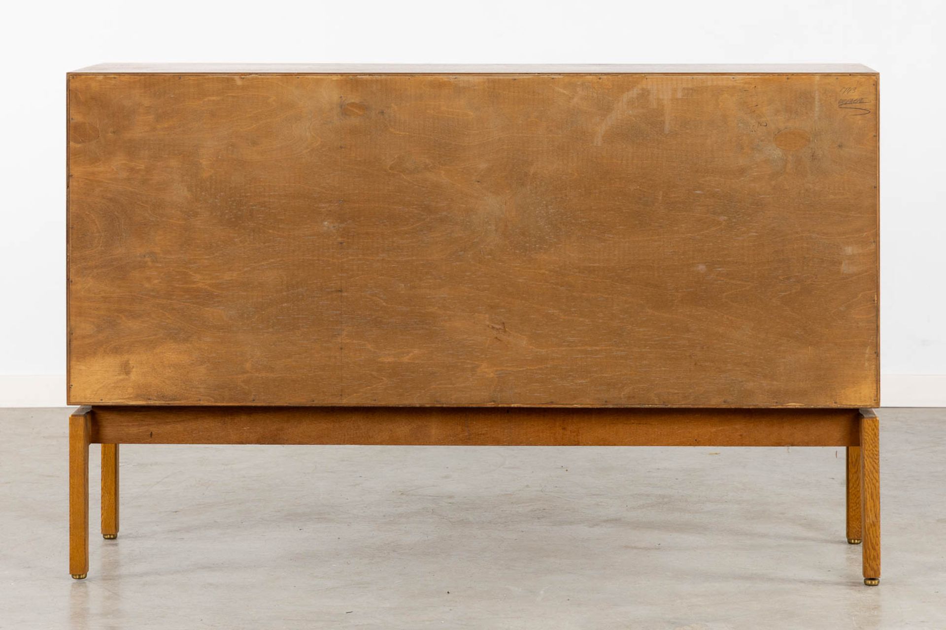 Van Den Berghe-Pauvers, a vintage sideboard. (L:43 x W:129 x H:81 cm) - Image 5 of 11