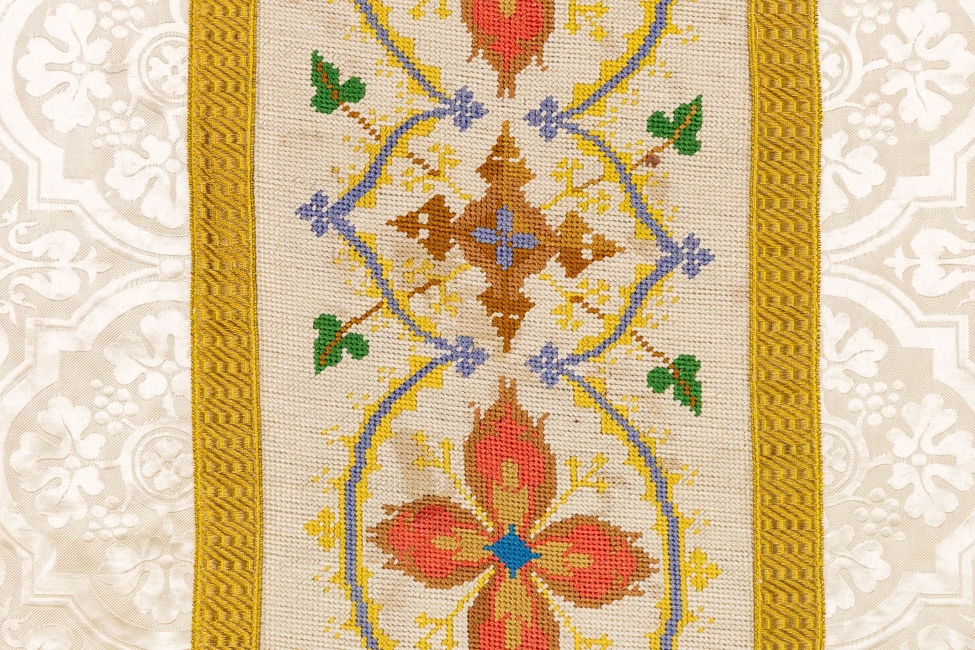 A Humeral Veil and Four Roman Chasubles, embroideries with an IHS and floral decor. - Image 25 of 29