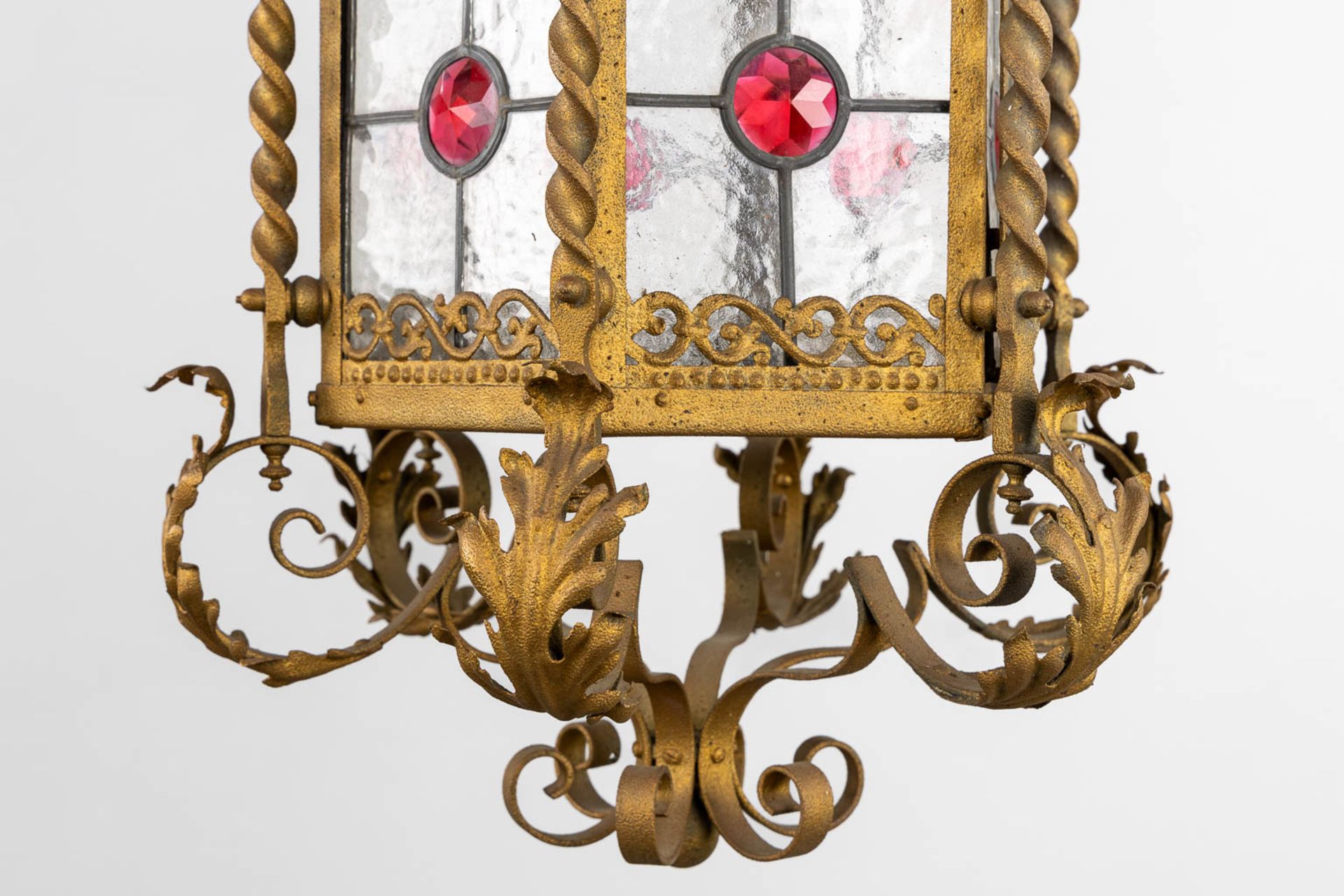 A decorative Lantern, gilt metal and stained glass. (H:96 x D:48 cm) - Bild 5 aus 7