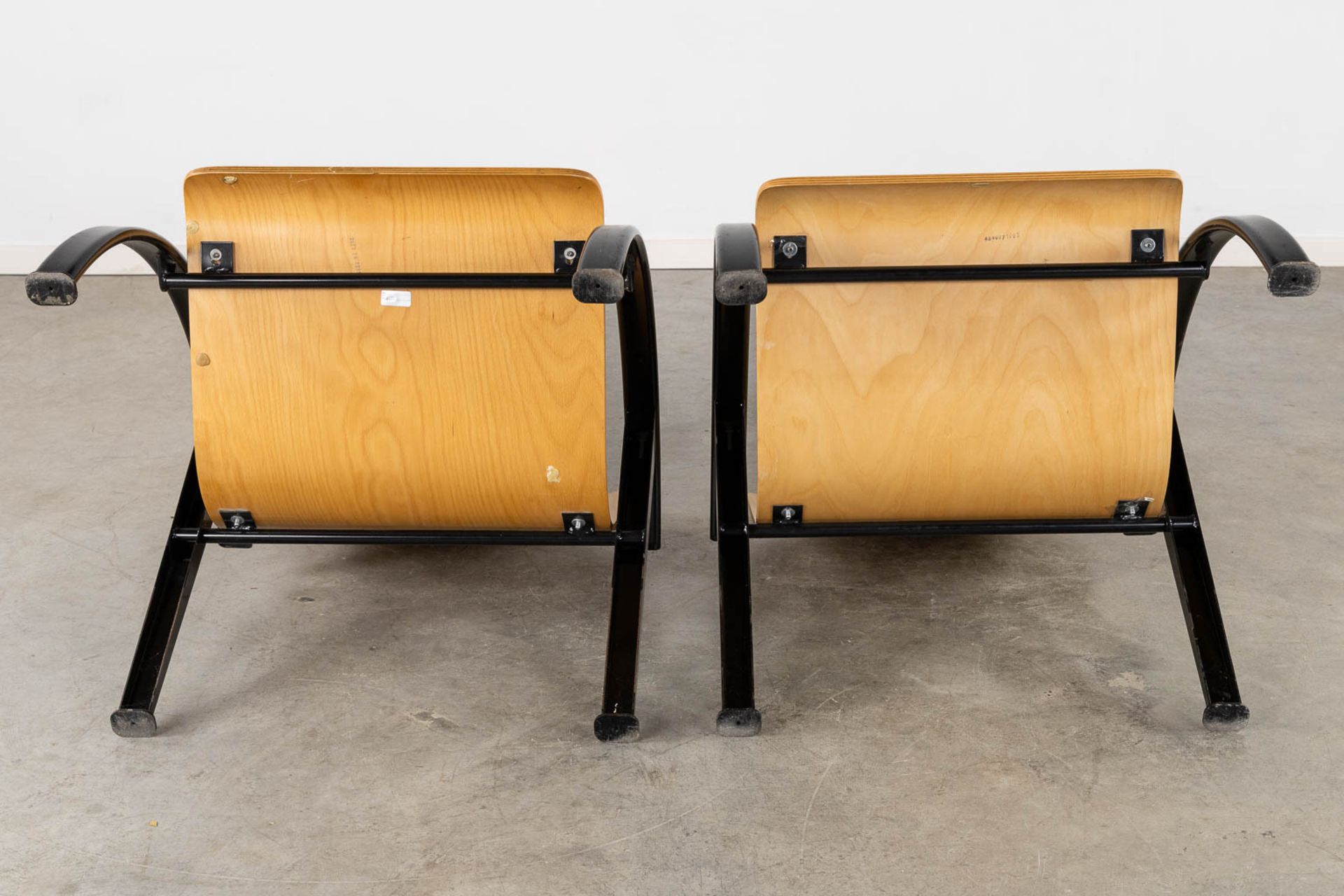 A pair of decorative armchairs, laminated wood and metal. Late 20th C. (L:75 x W:64 x H:72 cm) - Bild 8 aus 9