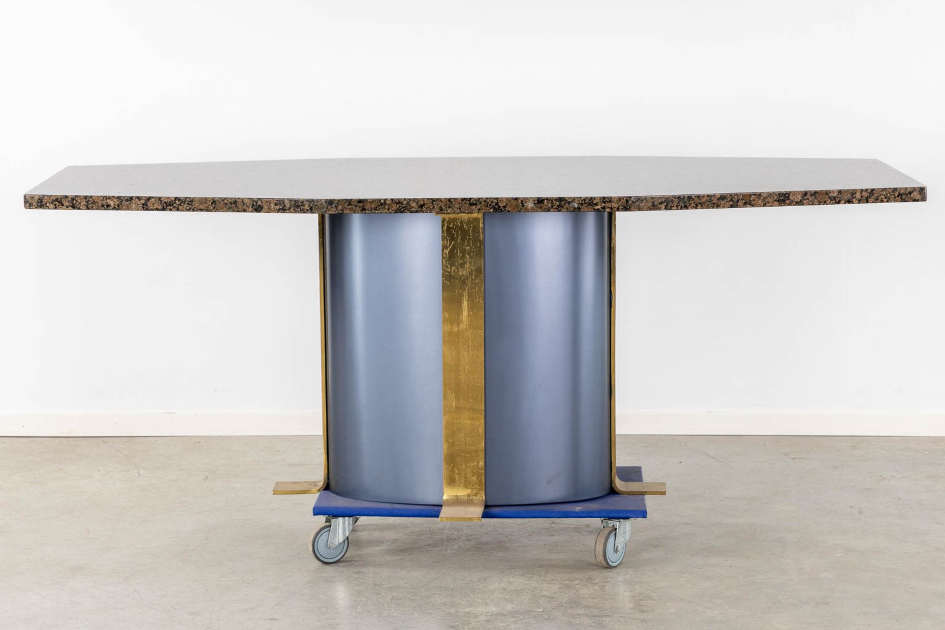 A diningroom table, bronze and patinated metal with a granite table top. (L:101 x W:210 x H:79 cm) - Bild 6 aus 10